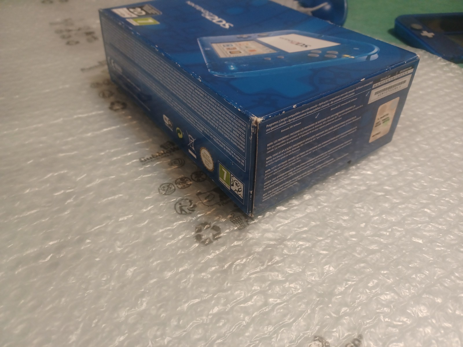 Nintendo 2DS Transparent Blue in box working
