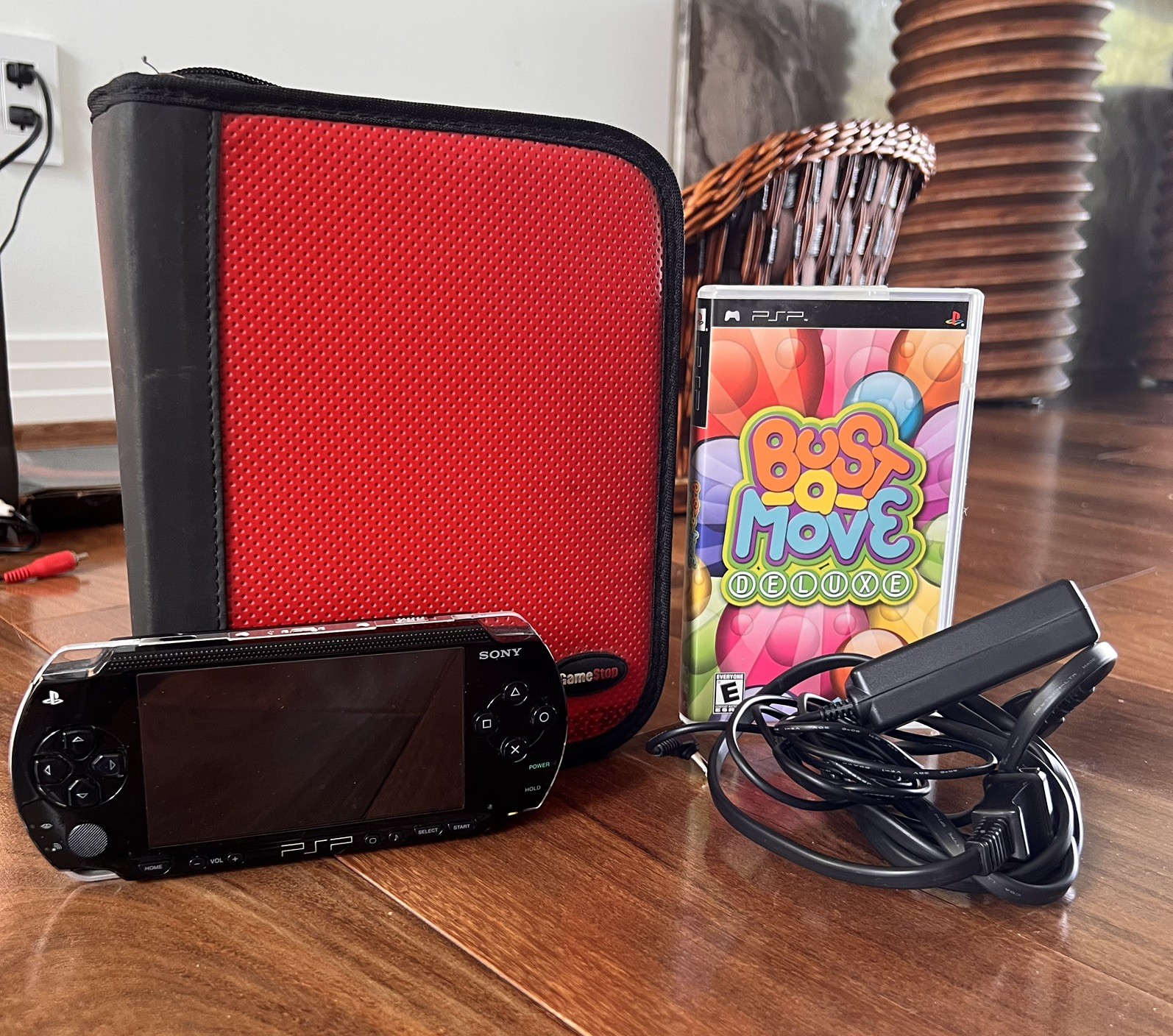 Sony PSP 1001 Console Bundle Tested Working w/ Charger Case Memory Card Game
