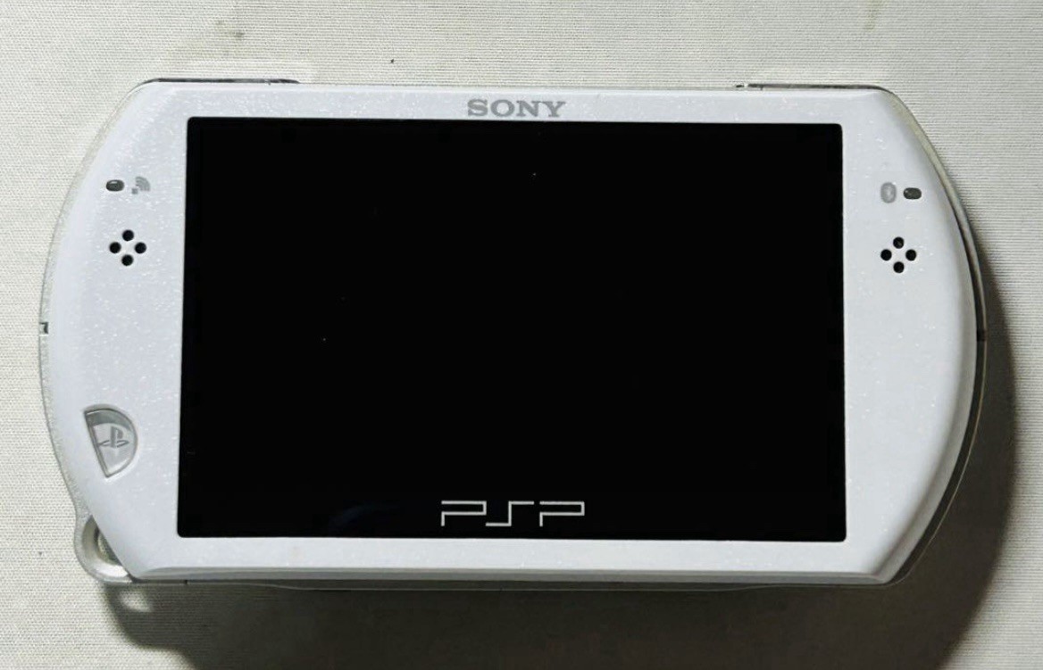 PSP GO PlayStation portableGo Piano White PSP-N1000 PW Box Set Free Ship