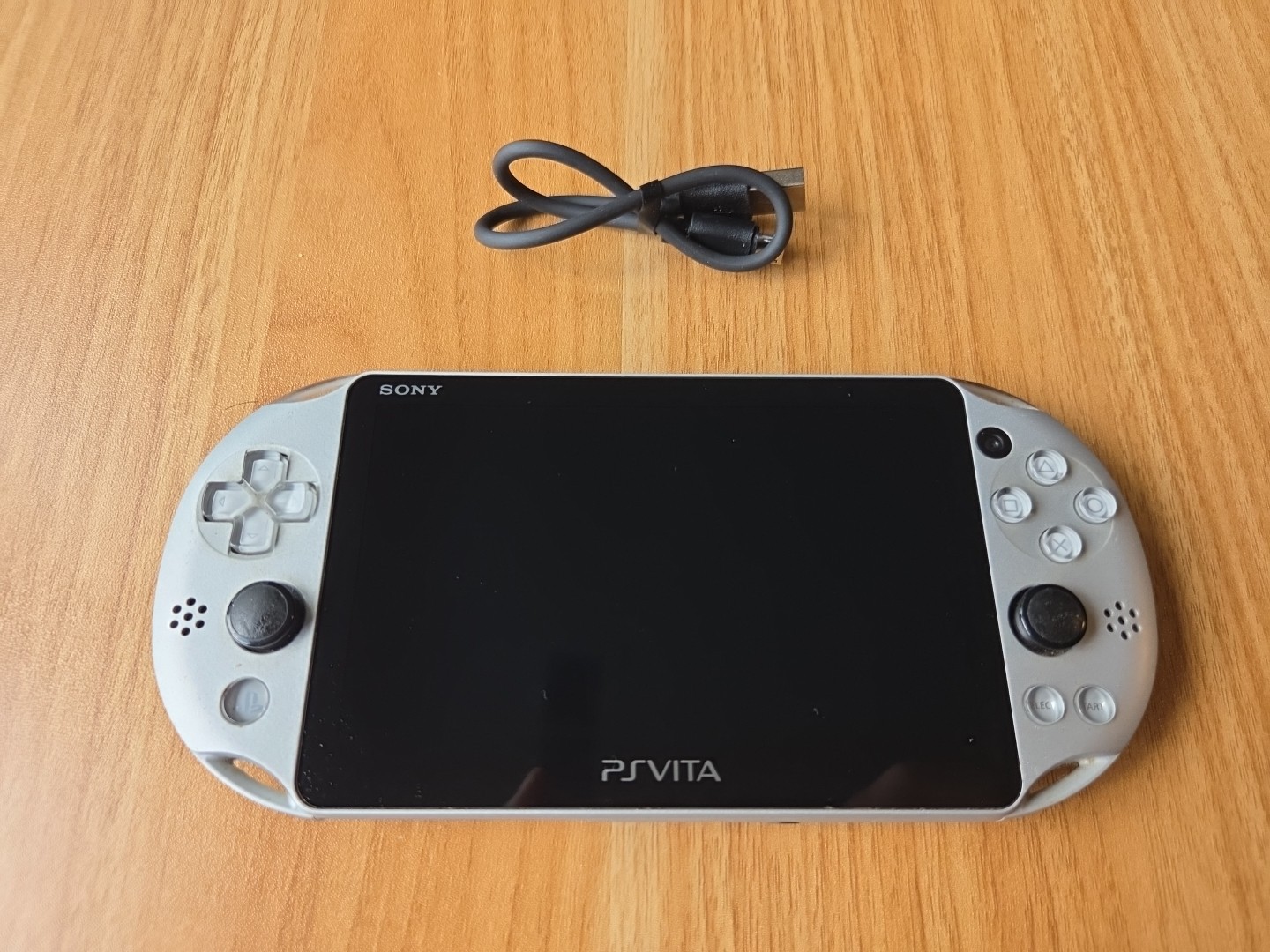PS Vita PCH-2000 ZA25 Wi-Fi PlayStation VITA Silver Game Console Used Tested