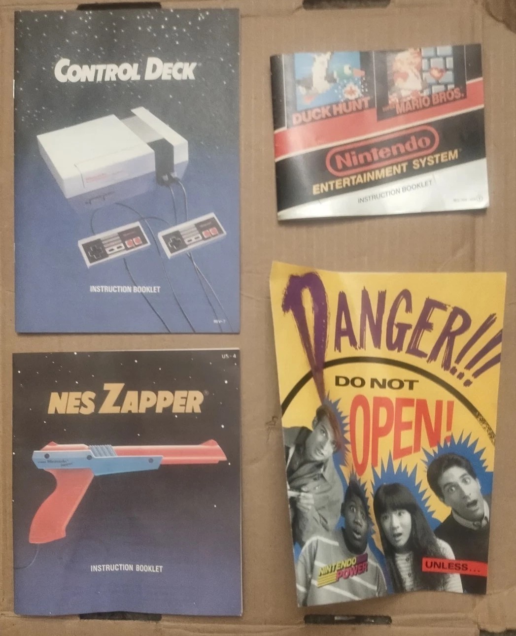 Nintendo Entertainment System NES Action Set *NO GAME* Clean Console, Accessorie