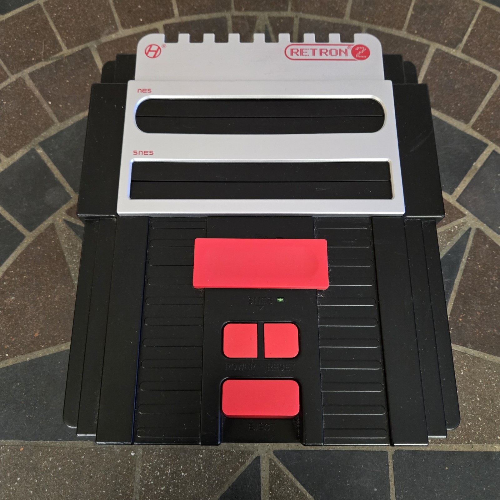 Hyperkin RetroN 2 HD Gaming Console Plays Nintendo NES Super SNES TESTED WORKING