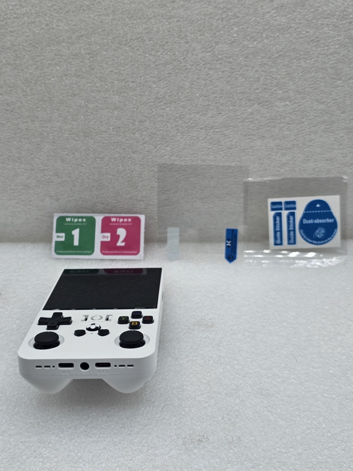 R36MAX Handheld Game Console 128GB 4.0 Inch IPS Screen 1800+ GMS No Original Box
