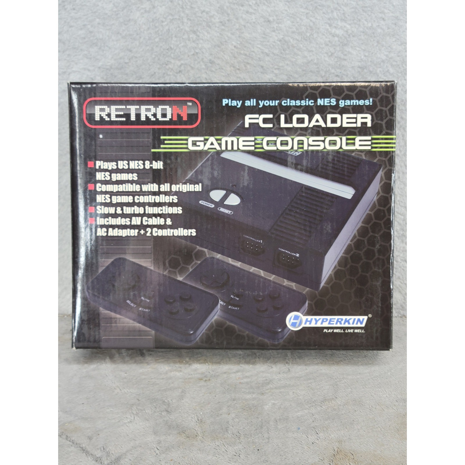 Hyperkin RetroN FC Loader NES 8-Bit Game Console Black M04041-BK 2 Controllers