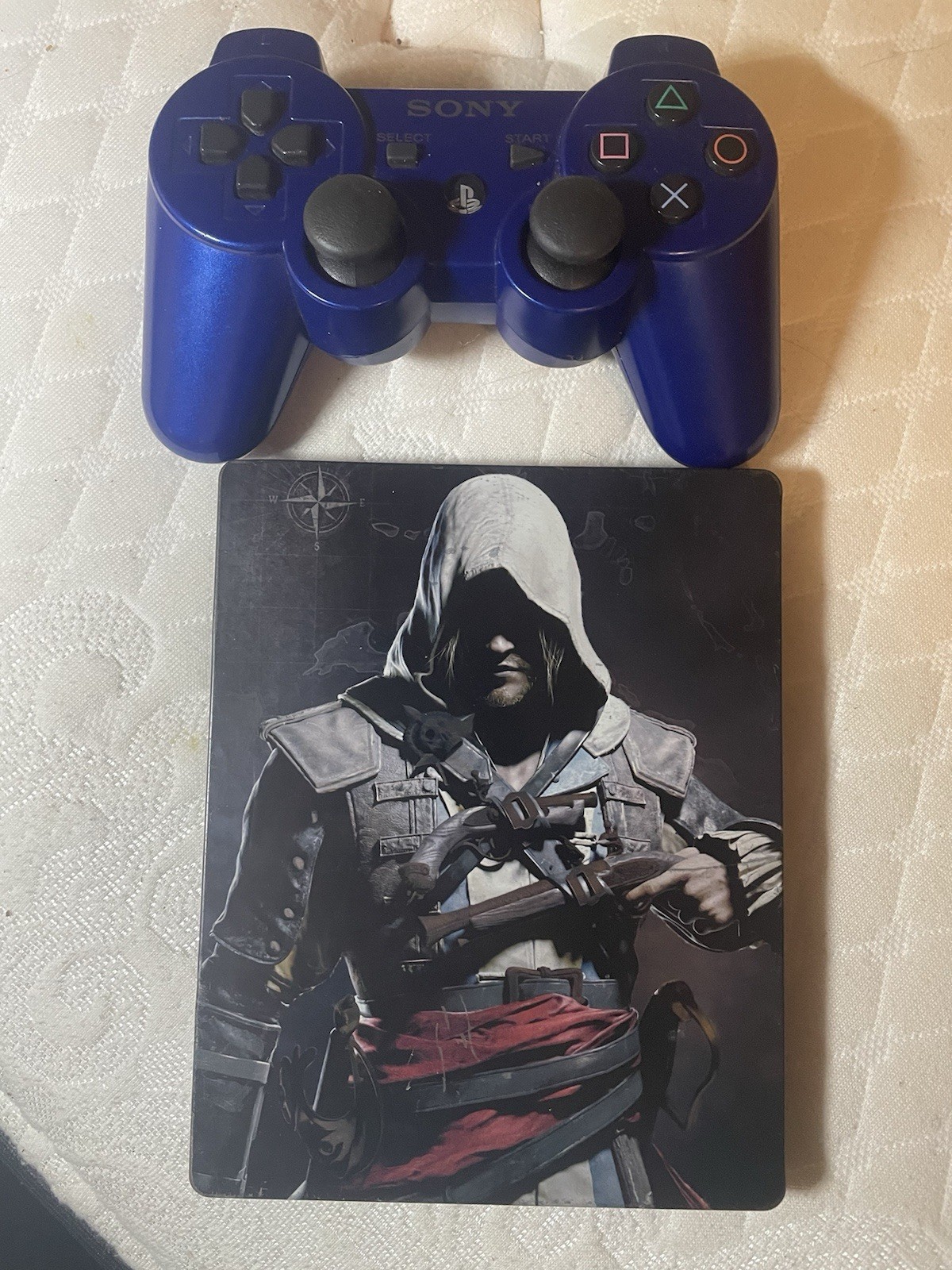 Sony PlayStation 3 – Limited Editon Assassin Creed Black Flag + Blue Controller