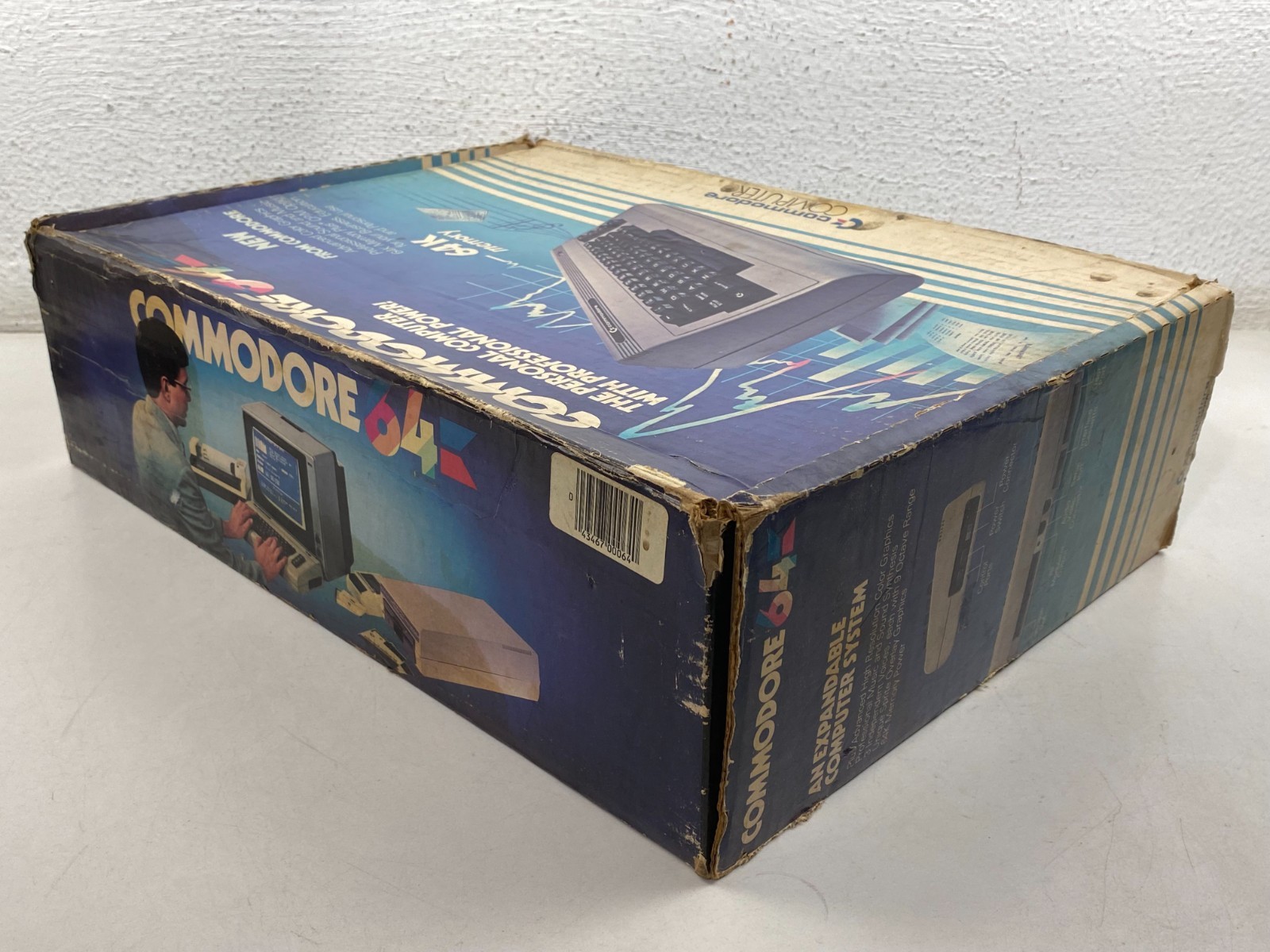 Vintage Commodore C64C Personal Computer System Game NTSC Boxed