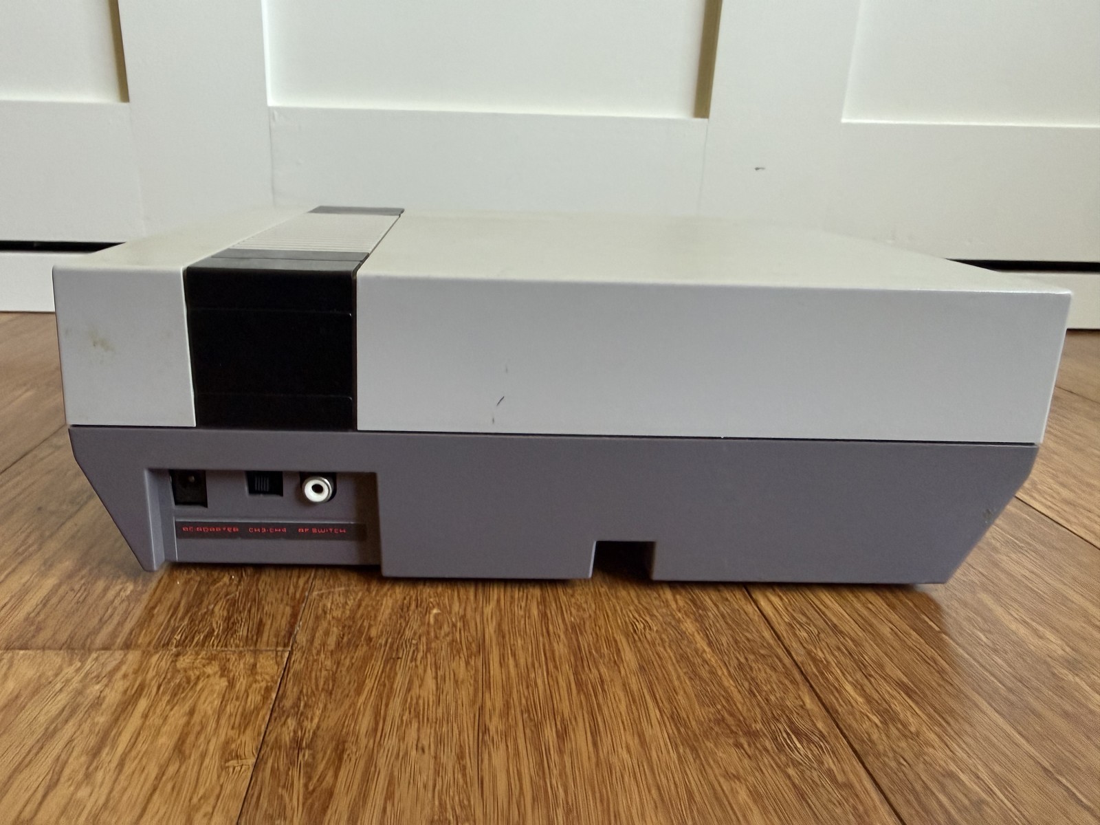 Nintendo NES Console Bundle • 2 Controllers • Zapper • Mario Duck Hunt • OEM