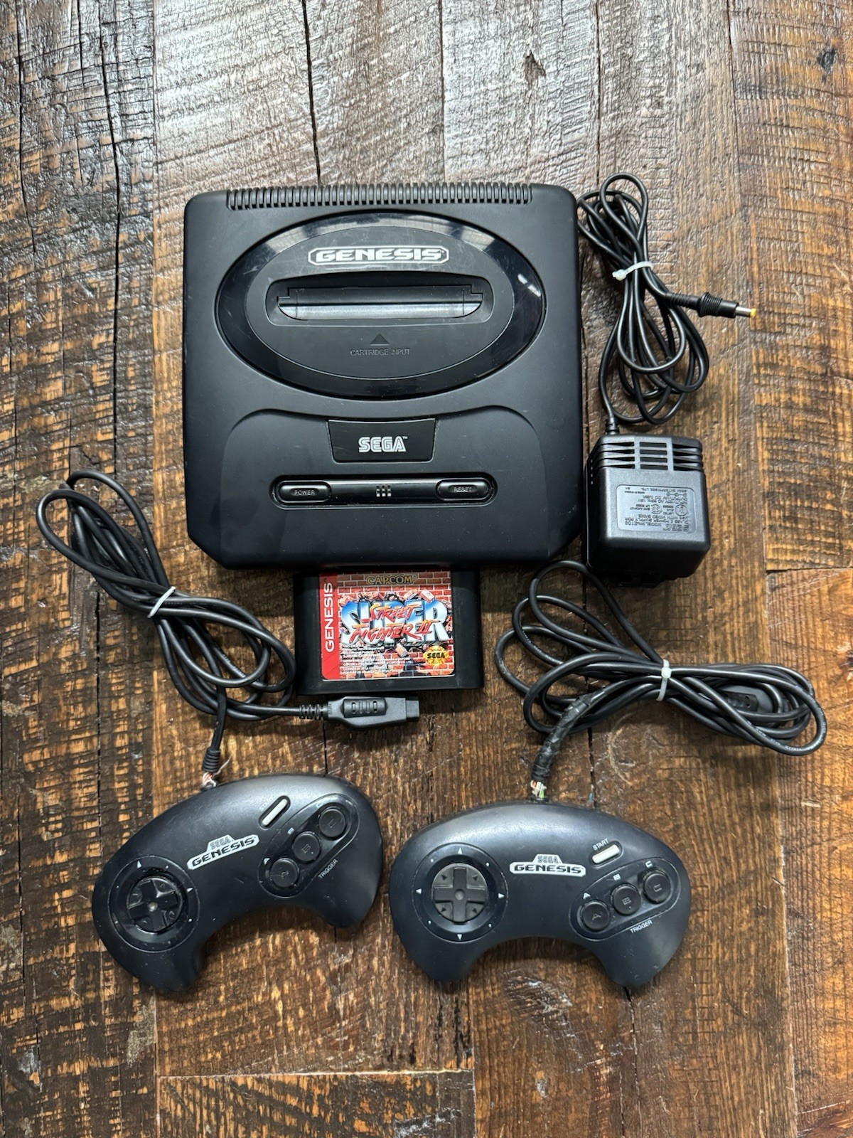 SEGA GENESIS MK-1631A Video Game Console + Street Fighter 2 + 2 Controller READ