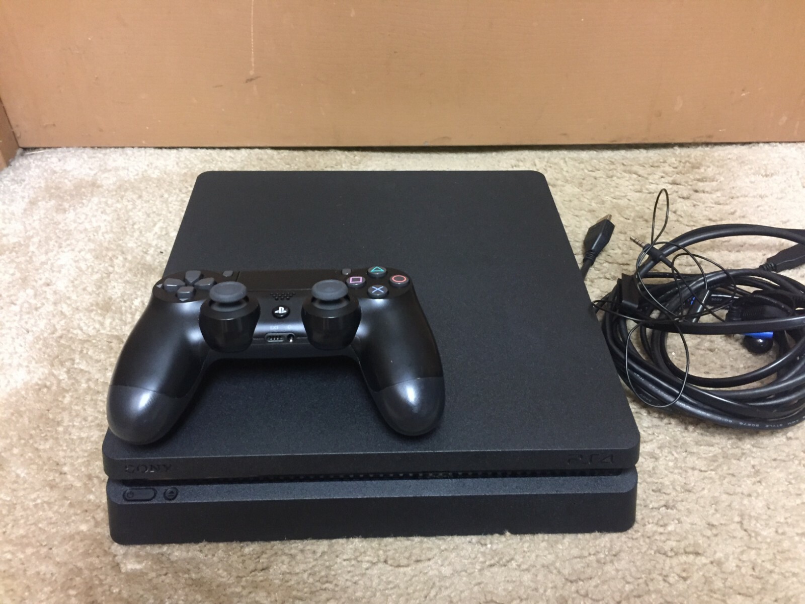 Sony PlayStation 4 (PS4) 1TB Slim Console CUH-2215B Controller Few Months Old!