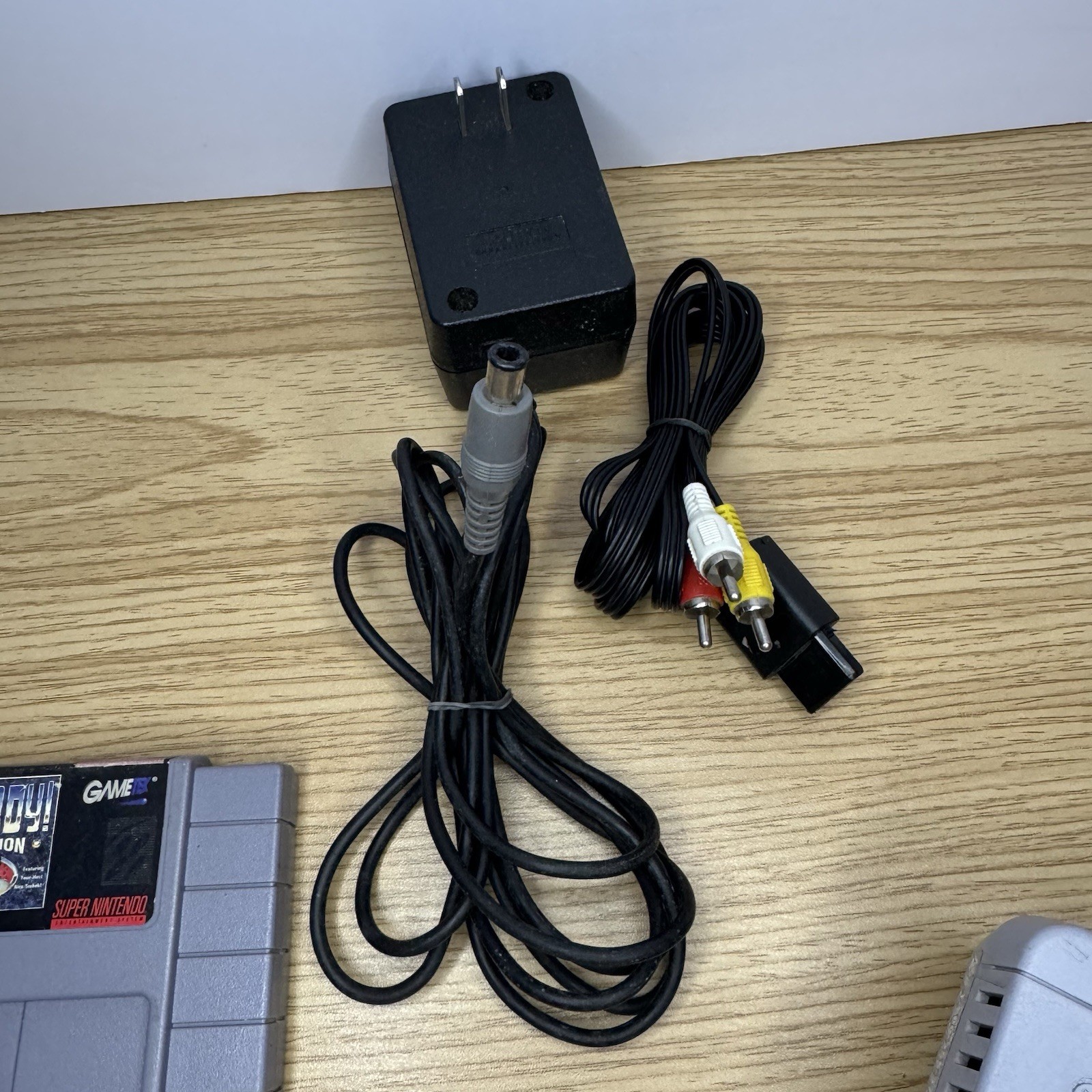 Super Nintendo Jr SNES Mini Console SNS-101 OEM Cables Controller Tested Works