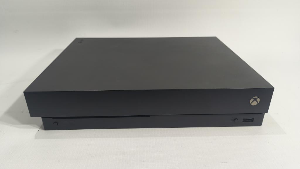 1TB XBOX ONE X W/CORDS/REMOTE (P14028182)