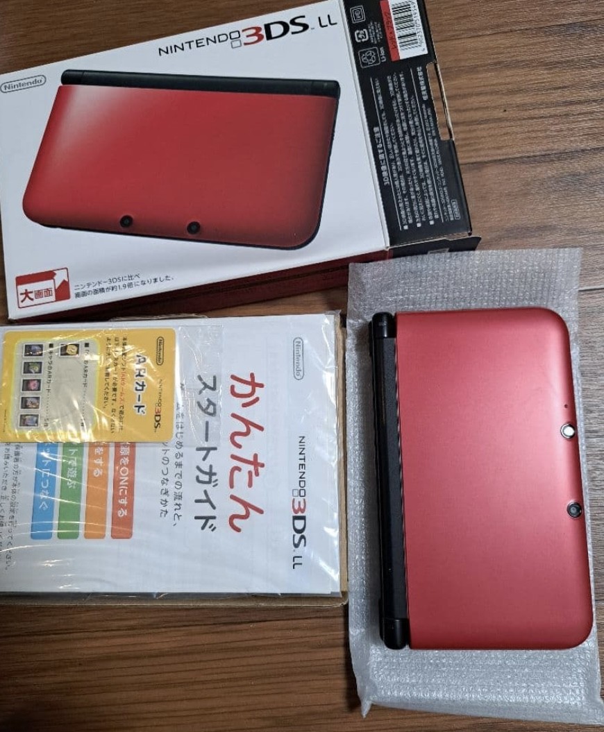 Nintendo 3DSLL Console – Red and Black