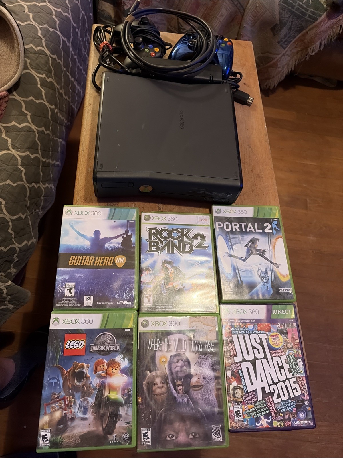 Microsoft XBox 360 S Slim Black Console System 360S + 2. Controllers + 6 Games