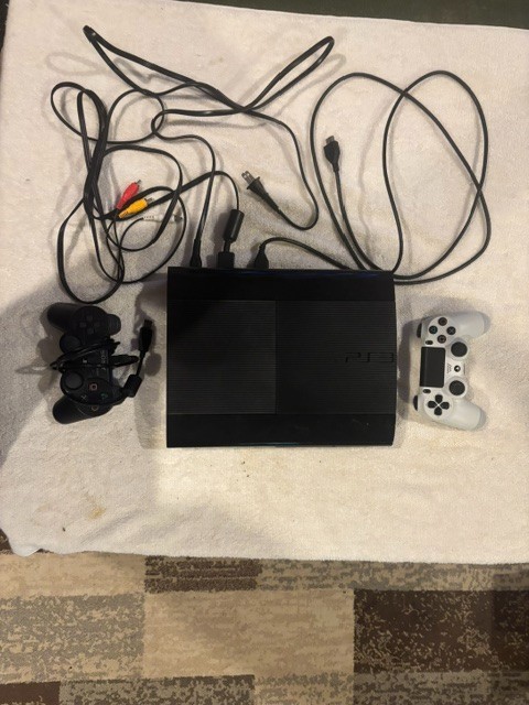 Sony PlayStation 3 Super Slim Console CECH-4301 2 Controllers HDMI USB