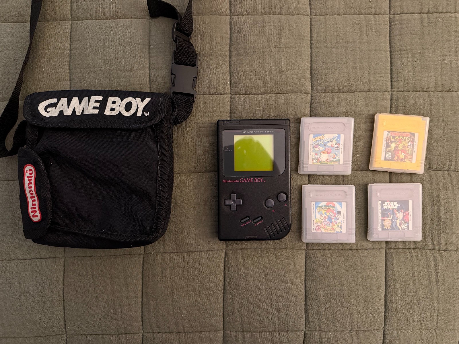 Nintendo Game Boy – Black DMG-01 Tested + 5 games and branded carrying bag