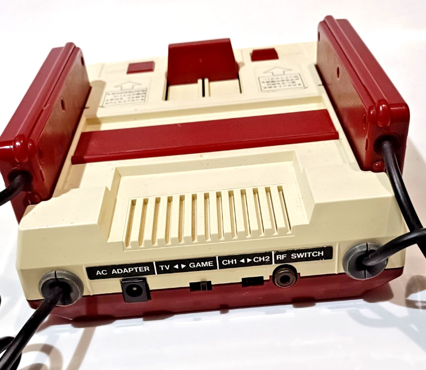 Nintendo Famicom Console System (Japanese NES) HVC-001 NTSC-J with Cables