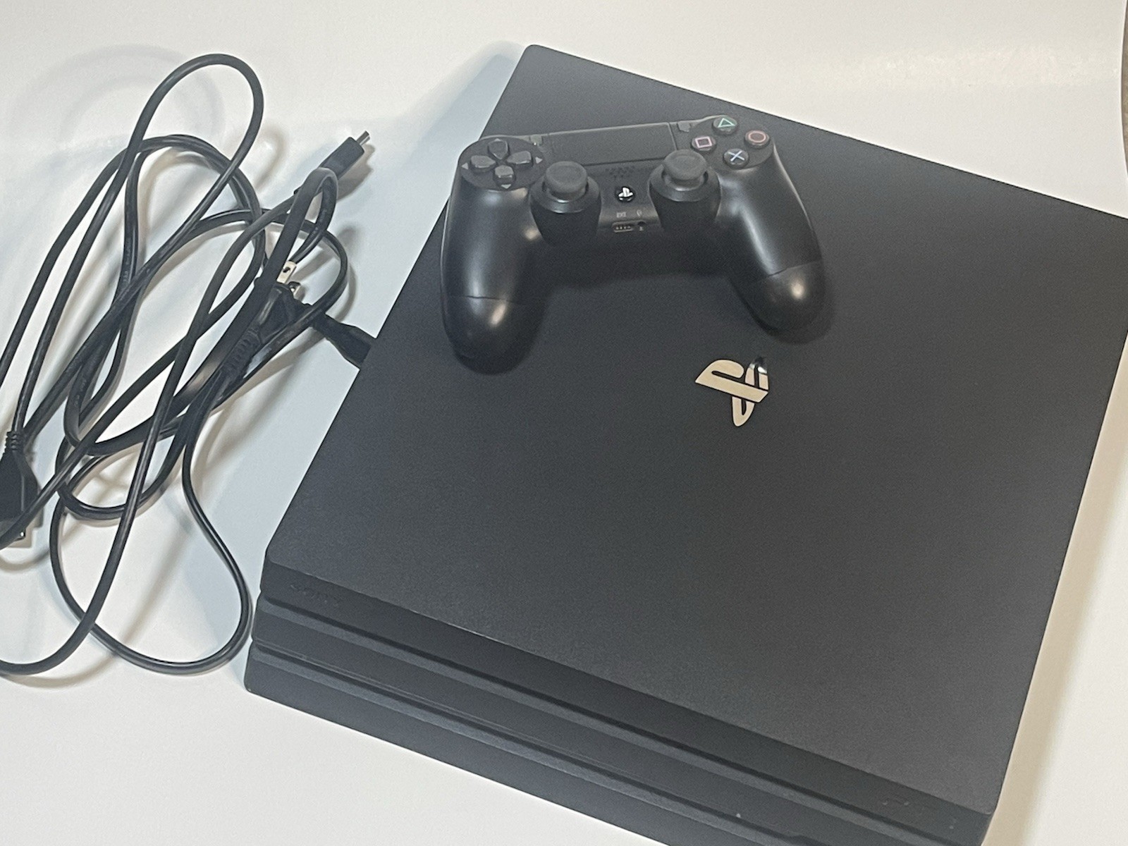 Sony PlayStation 4 Pro 1TB Console CUH-7215B w/Controller & Cables Firmware 9.03