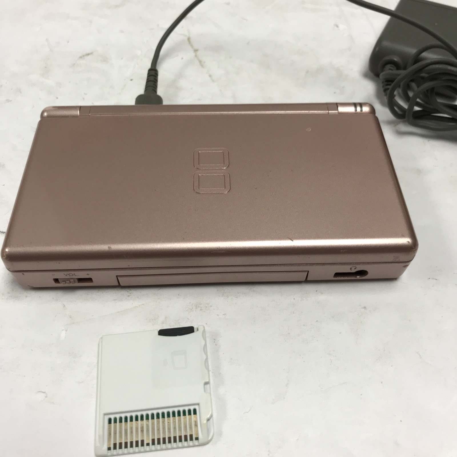 Nintendo DS Lite Pink Handheld USG-001 W/Charger *Tested* Cyclo DS 4gb