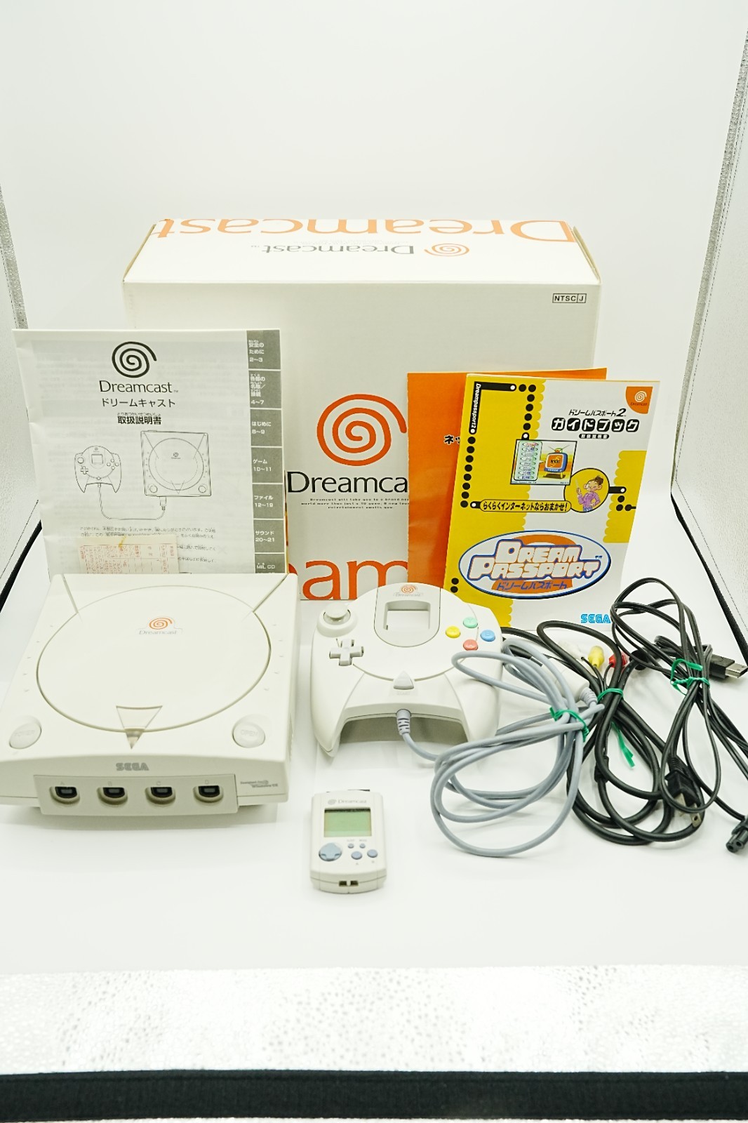 SEGA Dreamcast Console HKT-3000 White Boxed Set VMU Controller NTSC-J Japan