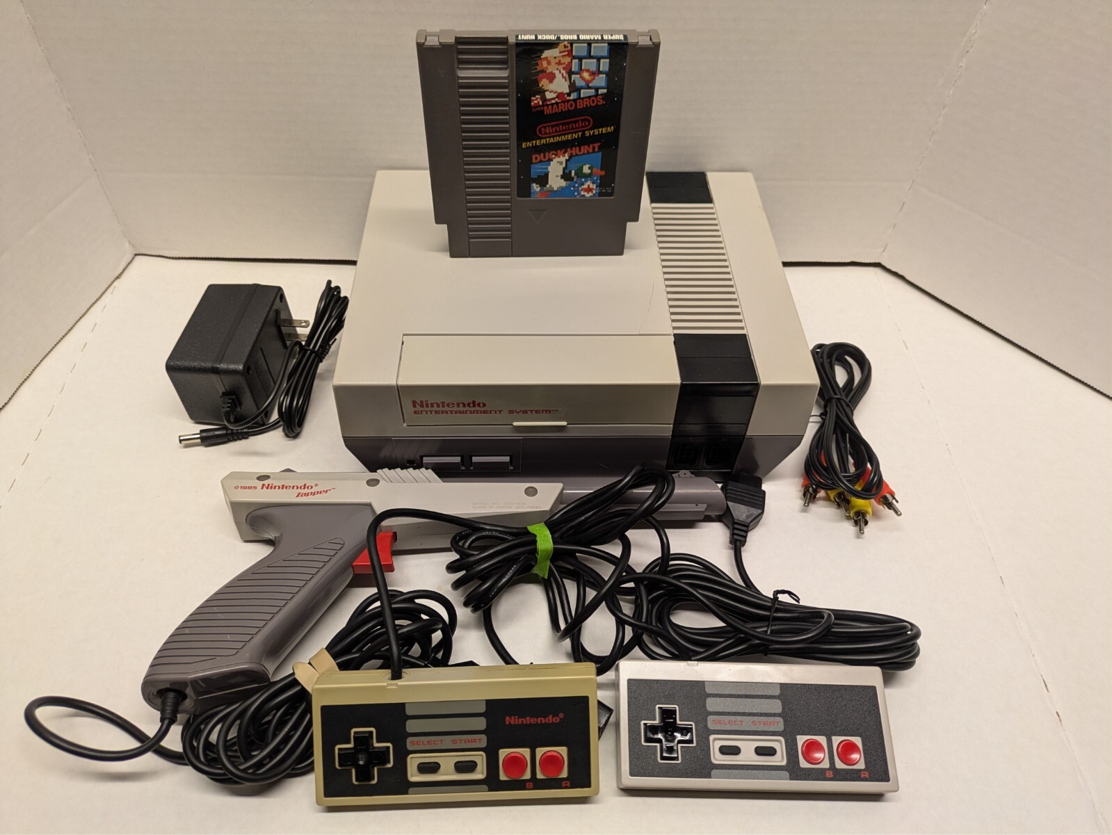 Nintendo NES Console New Caps, regulator, & OEM 72 Pin. Mario/Duck Hunt bundle.