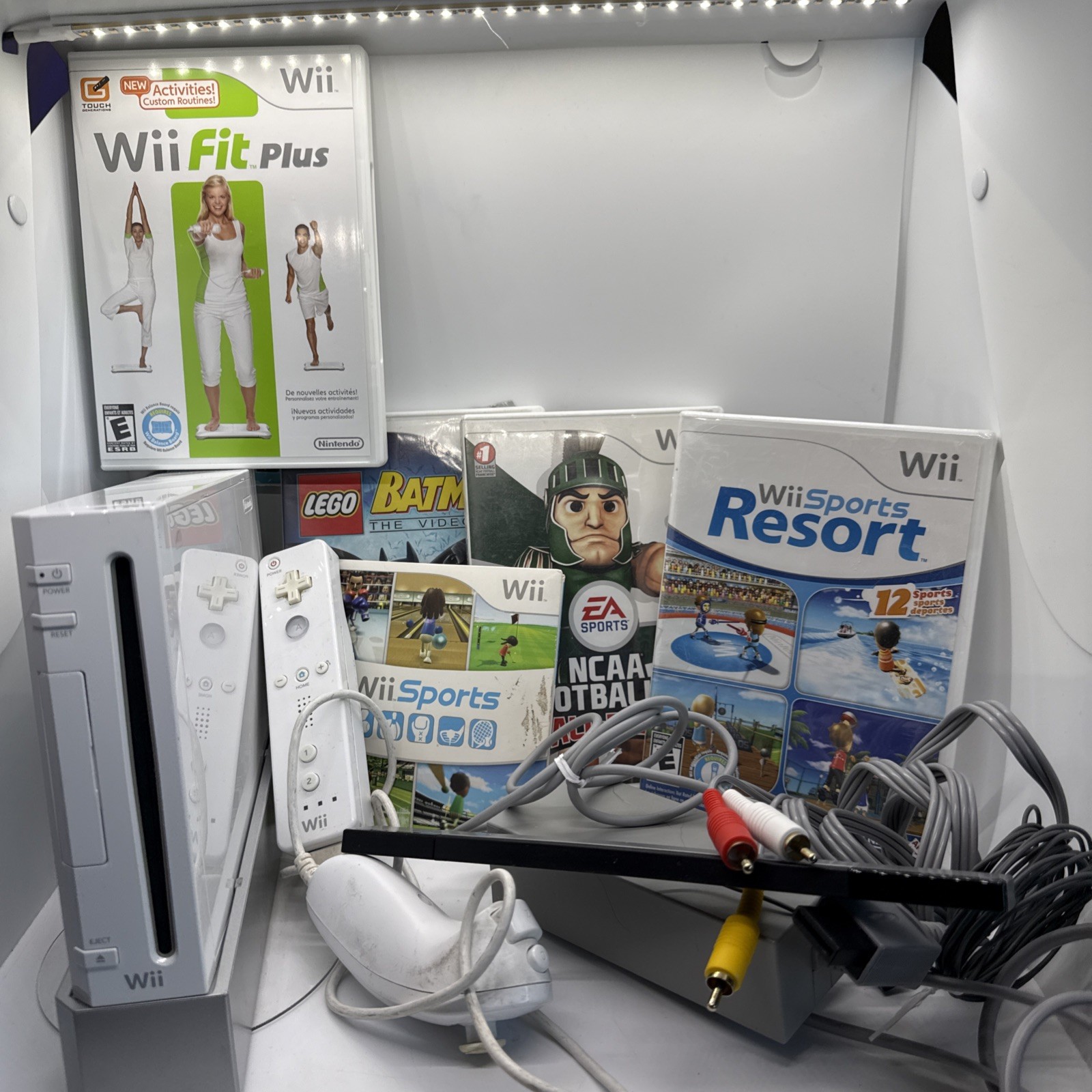 Nintendo Wii Console Wii Sports, Nib Wii Sports Resort, 3 Other Games, 1 Control