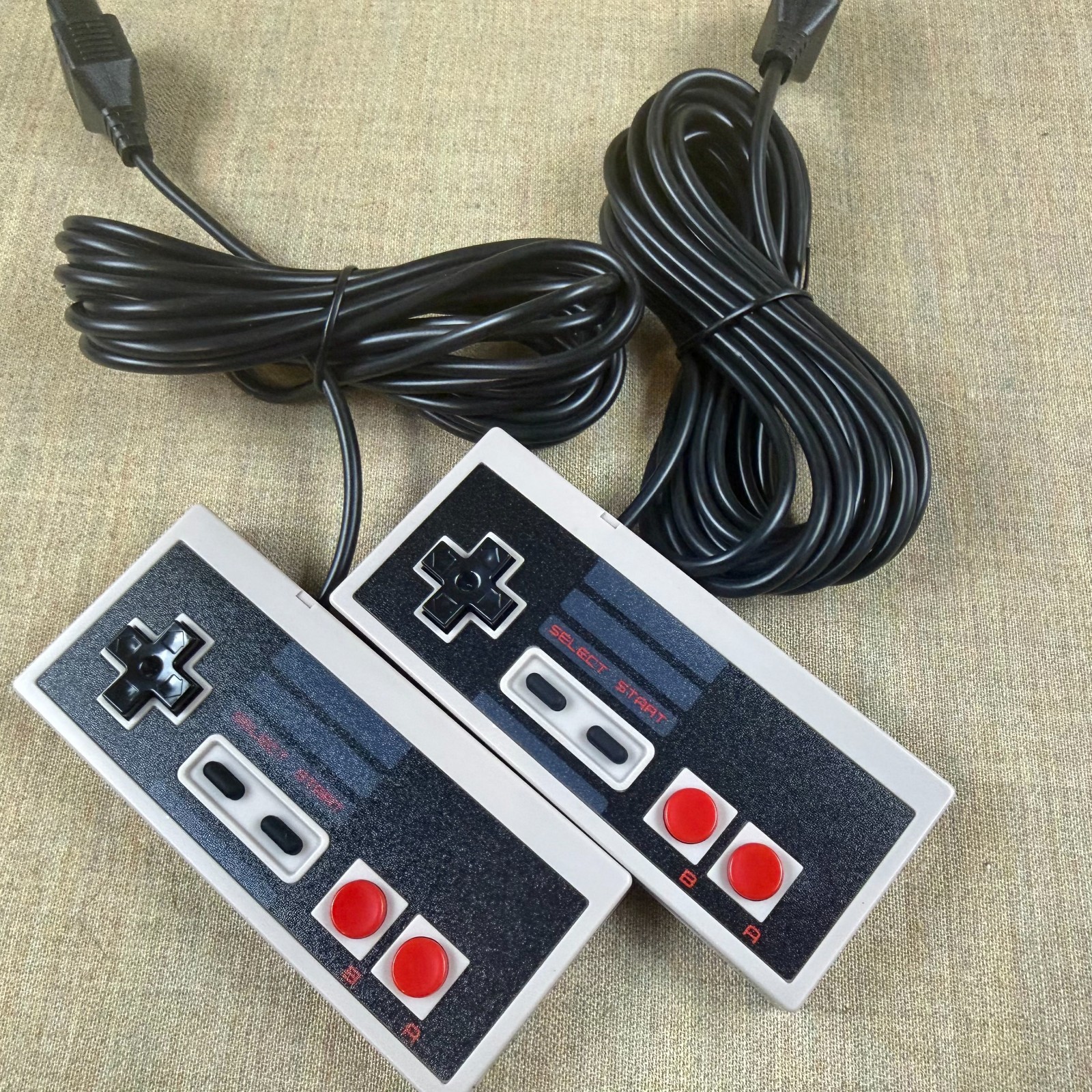 Nintendo NES Console Bundle 2 Controllers New Pin Connector Tested Clean