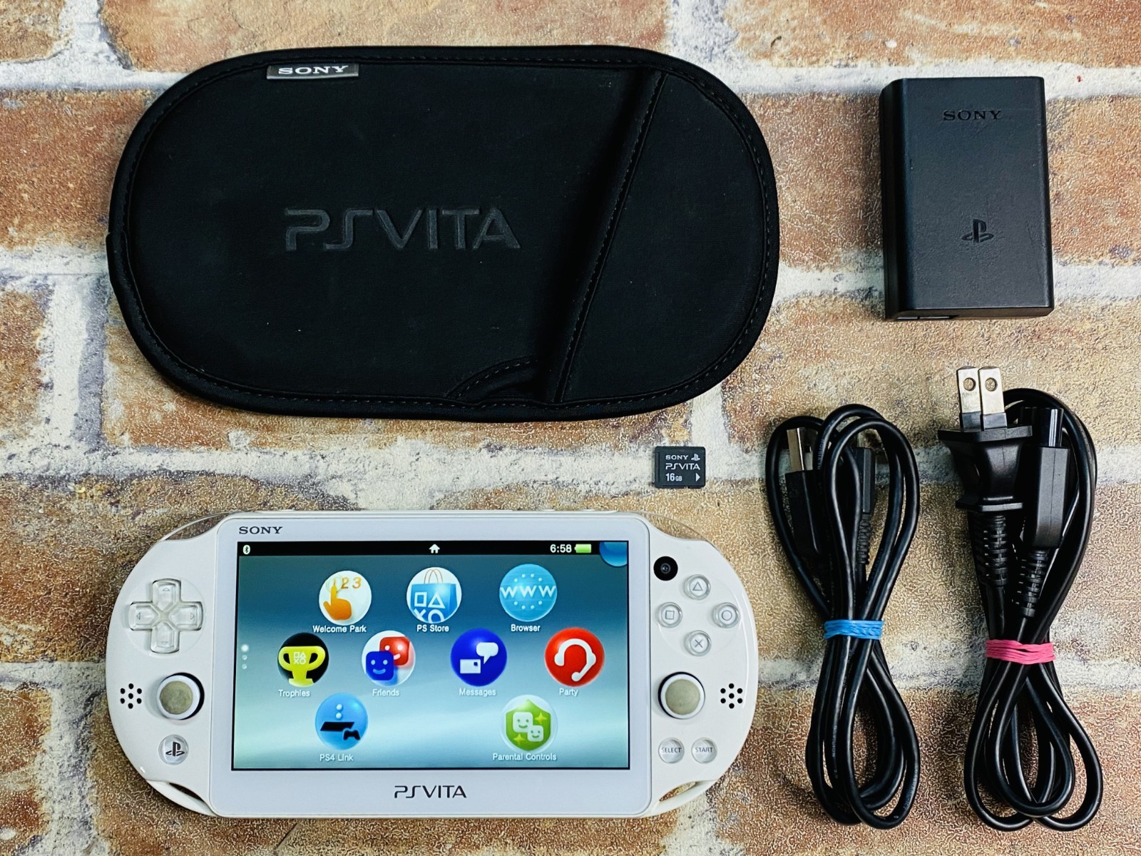 PS Vita PCH-2000 White ZA12 SONY PlayStation Japan Charger 16GB Pouch Tested DDP