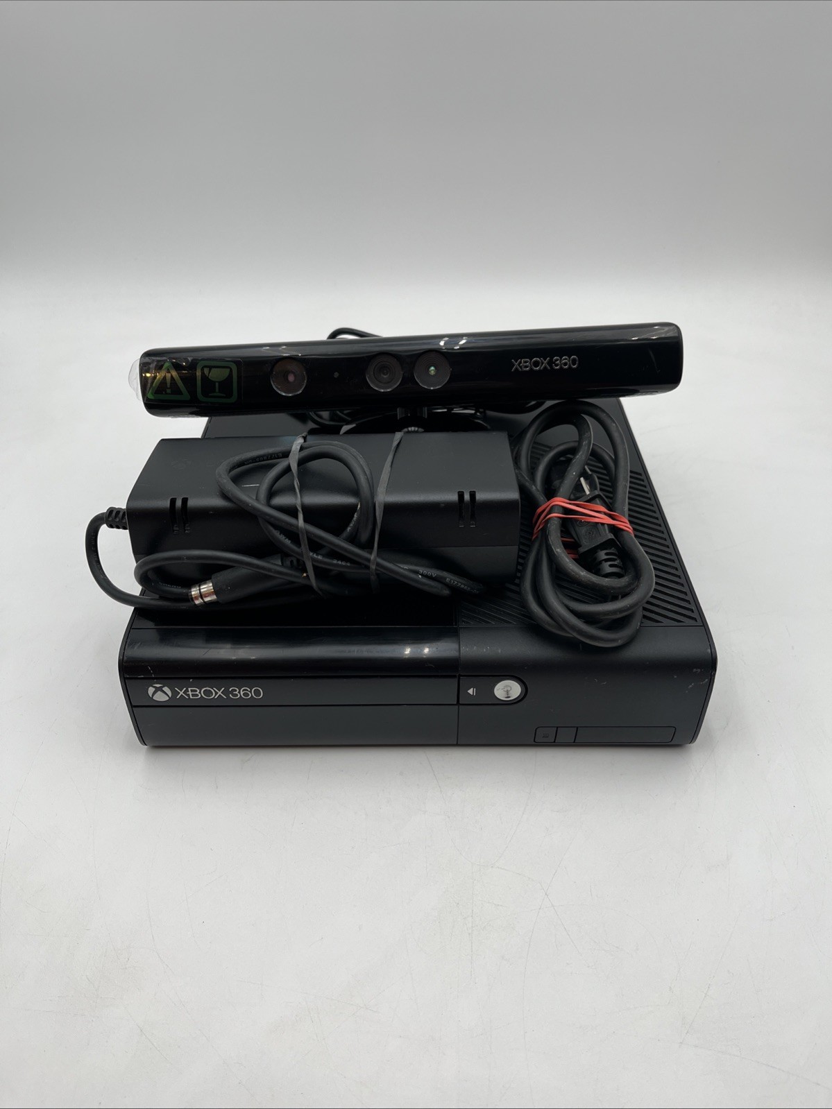 Microsoft Xbox 360 E Model 1538 250GB Console w Power & Kinect For Parts Repair