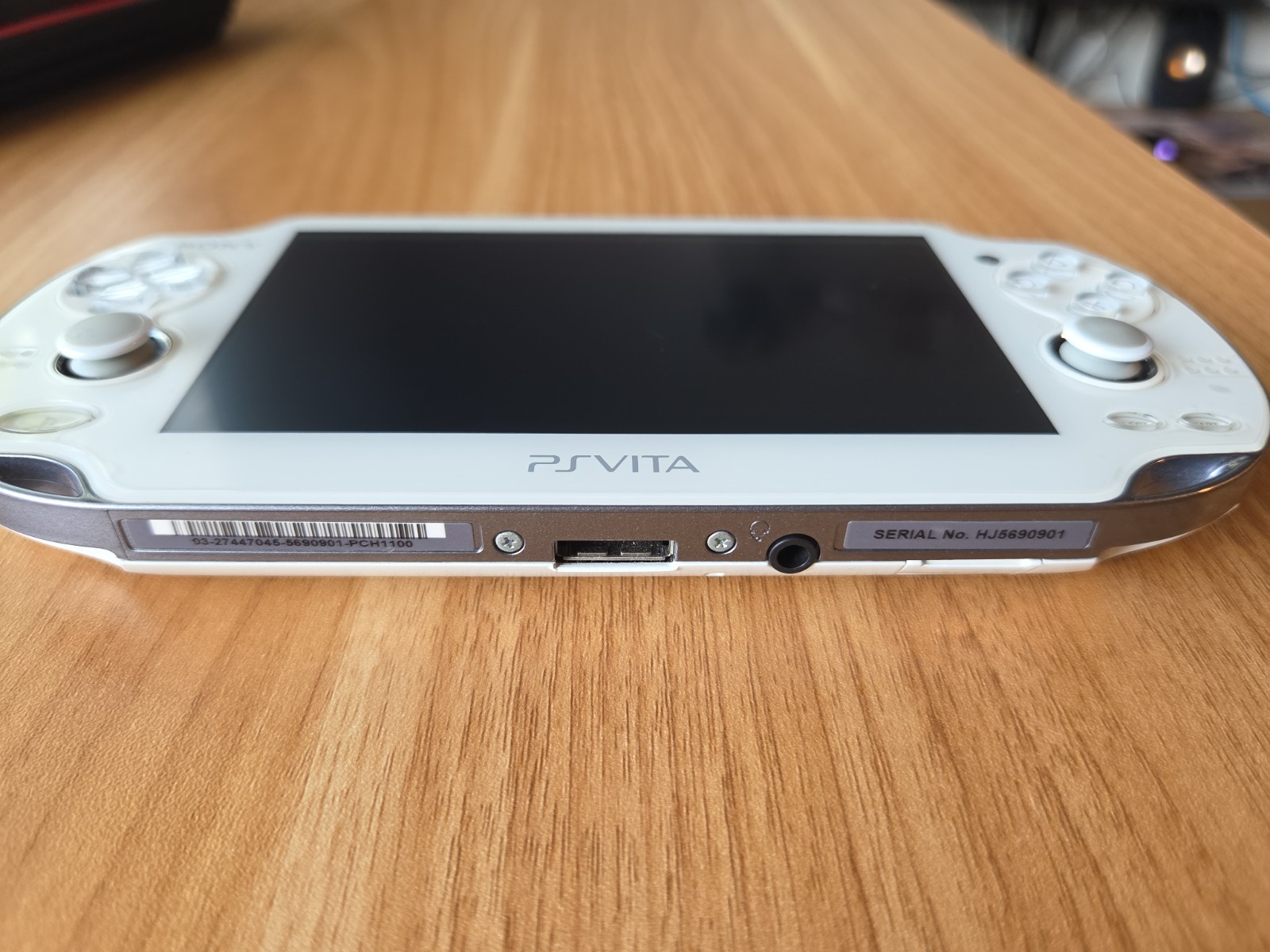SONY PS Vita PCH-1100 Crystal white W/ Charger