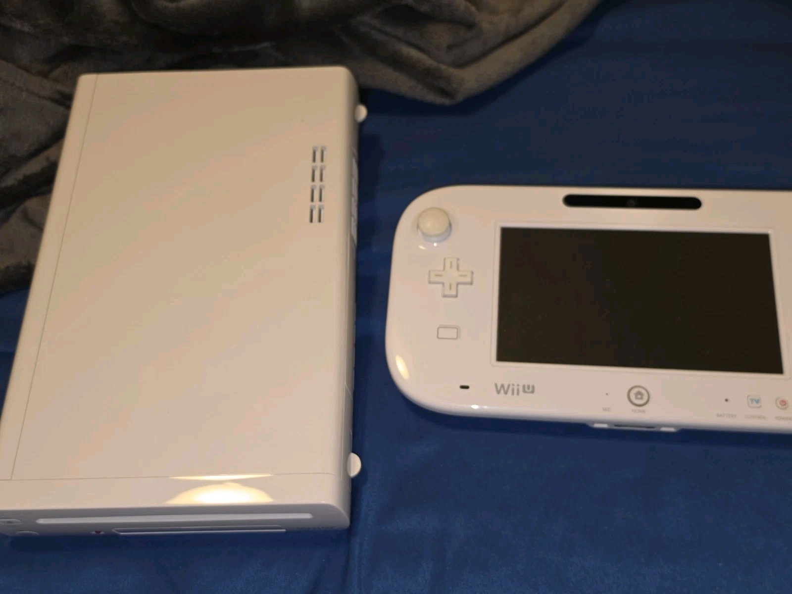 [EXCELLENT] Wii U 32GB WHITE USA Region Changed Console With Box. No Scratches