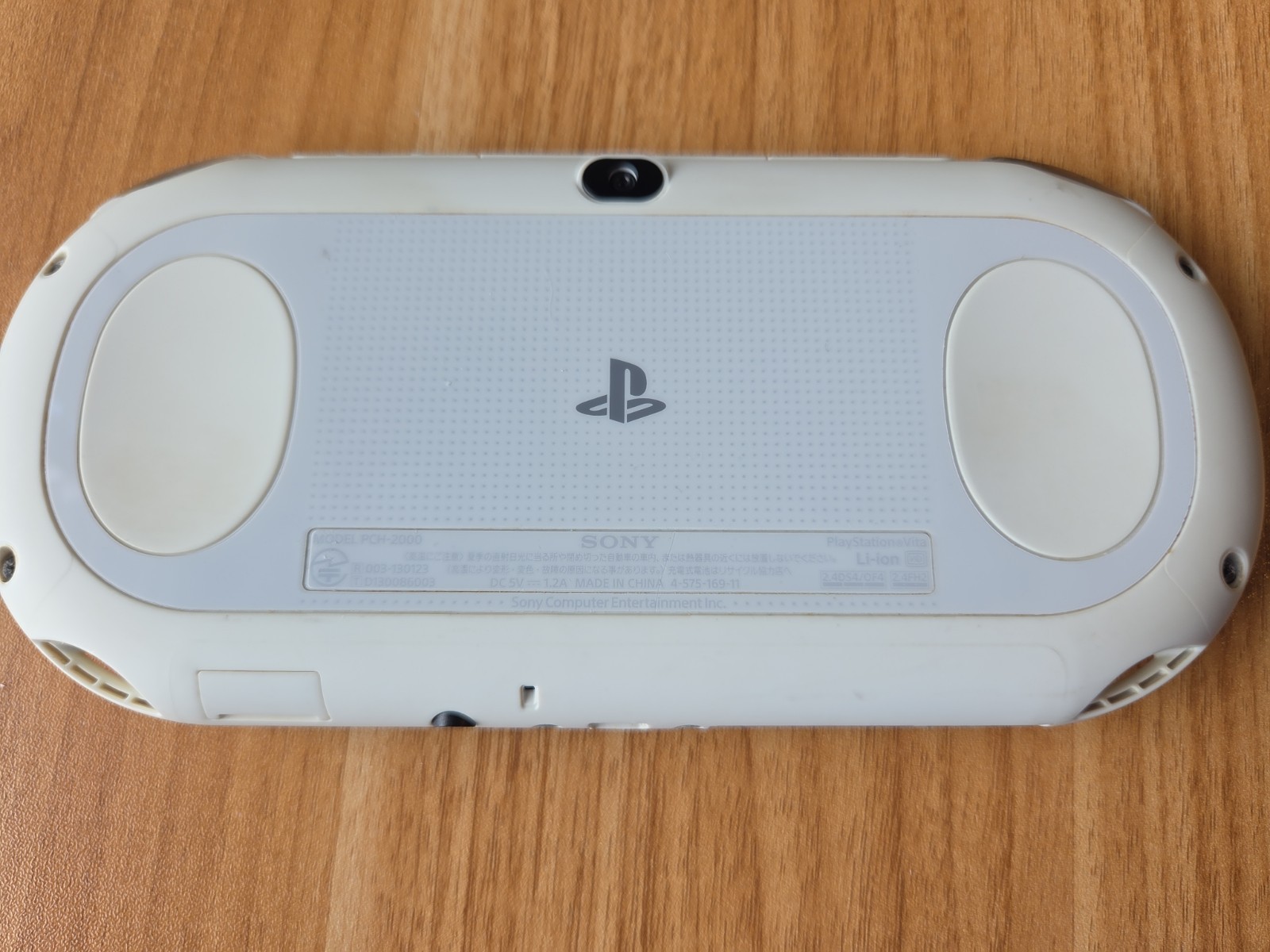 Sony PS Vita PCH-2000 Slim White + Charger GREAT CONDITION US SELLER