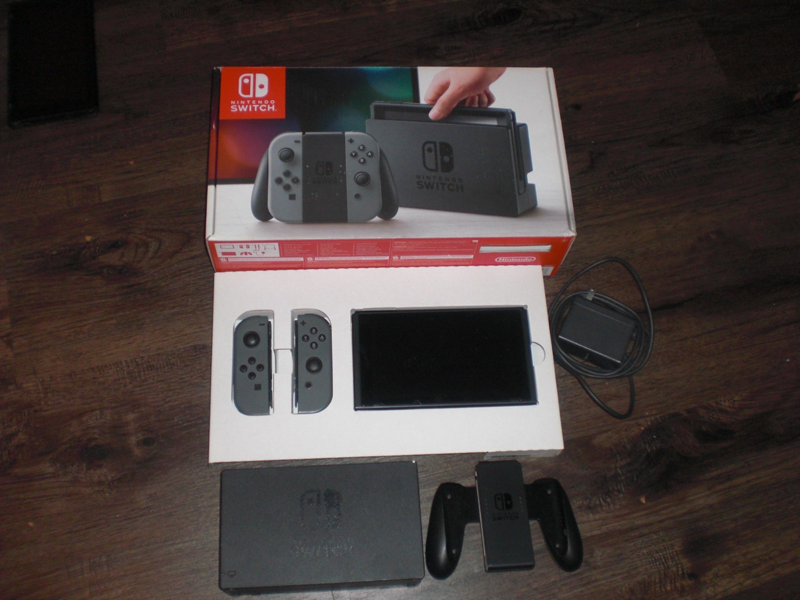 UNPATCHED Nintendo Switch Console System Low Serial COMPLETE CIB Dock Joy Con V1