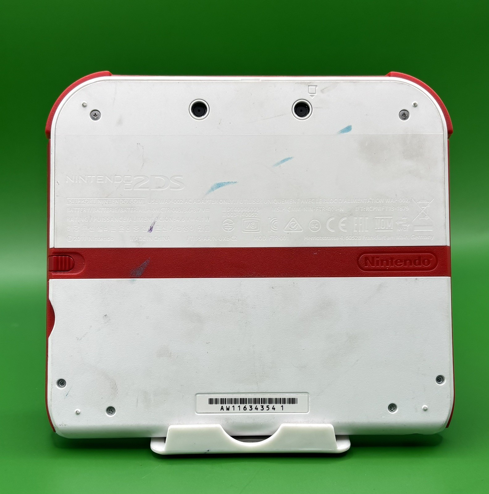 Nintendo 2DS – White & Red (F68)READ DESCRIPTION