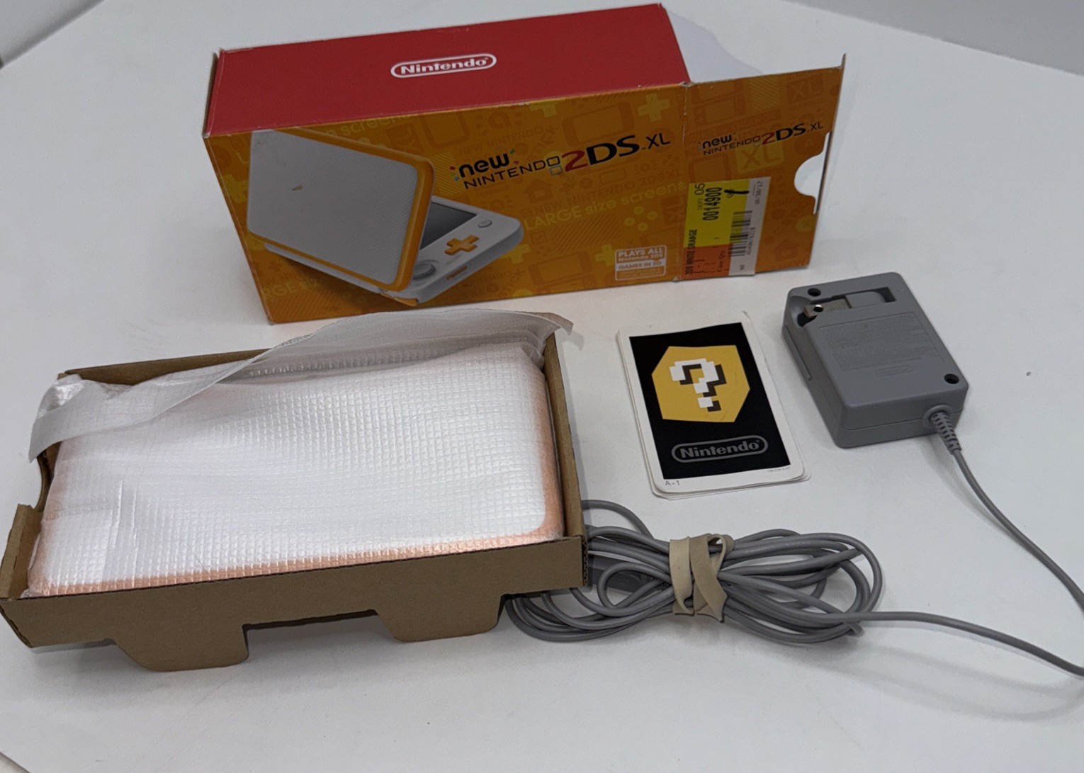 New Nintendo 2DS XL Console White/Orange JAN-001 + 4gb SD Card Good Condition