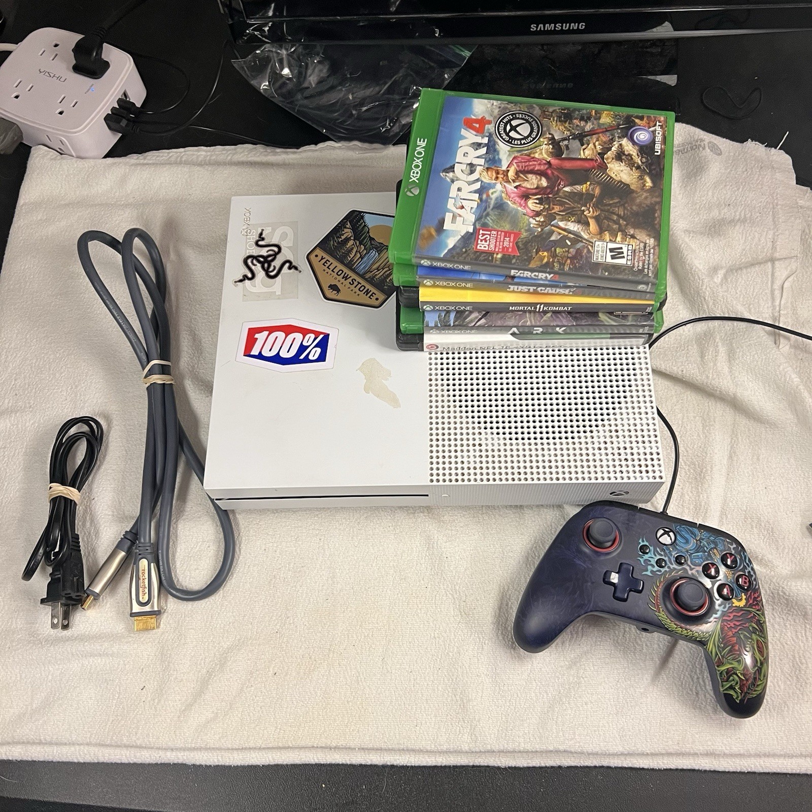 Microsoft Xbox One S White Console Bundle 5 Games