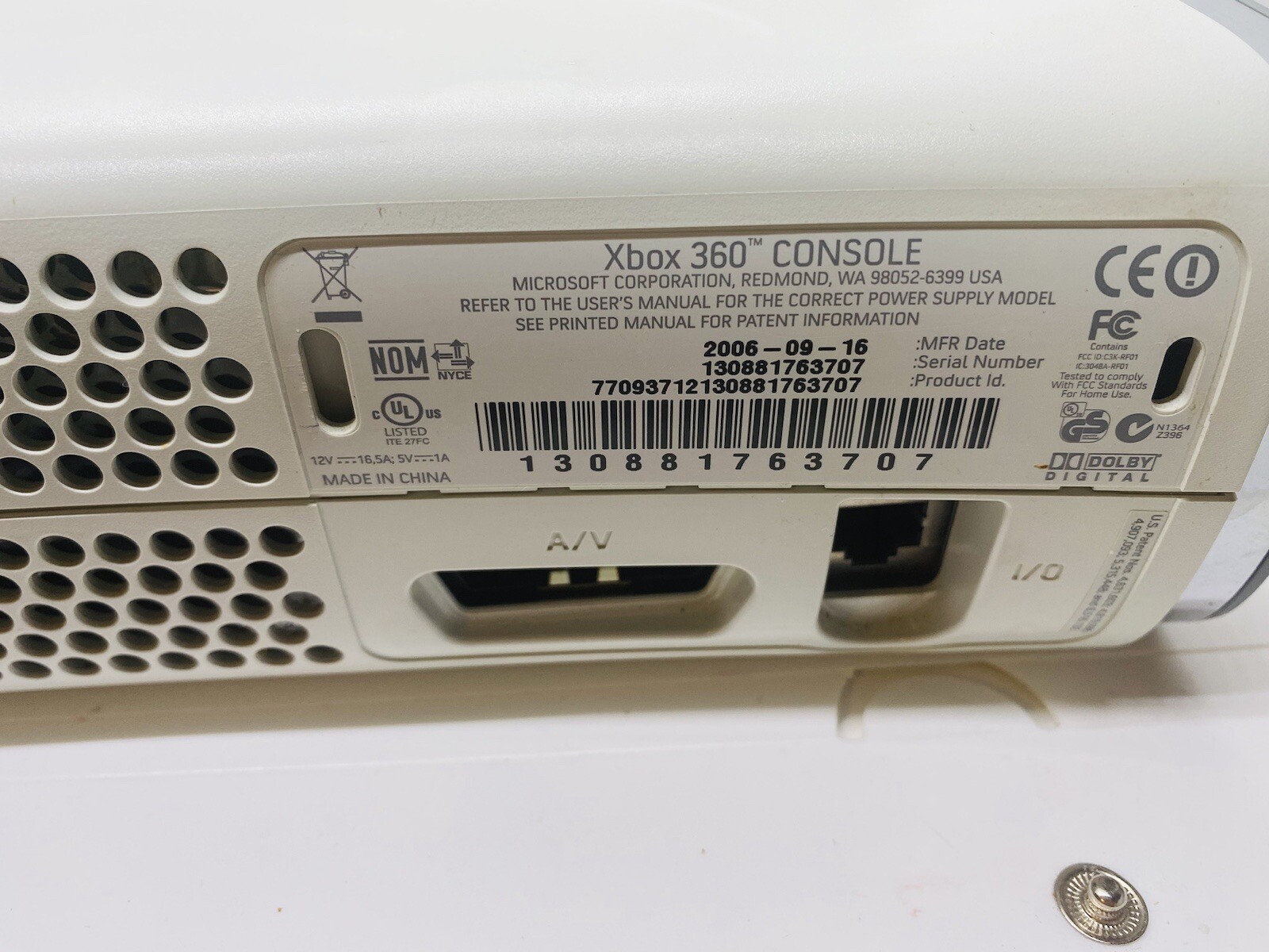 Microsoft Xbox 360 White 64MB Console with RED Wireless Controller NO POWER COR