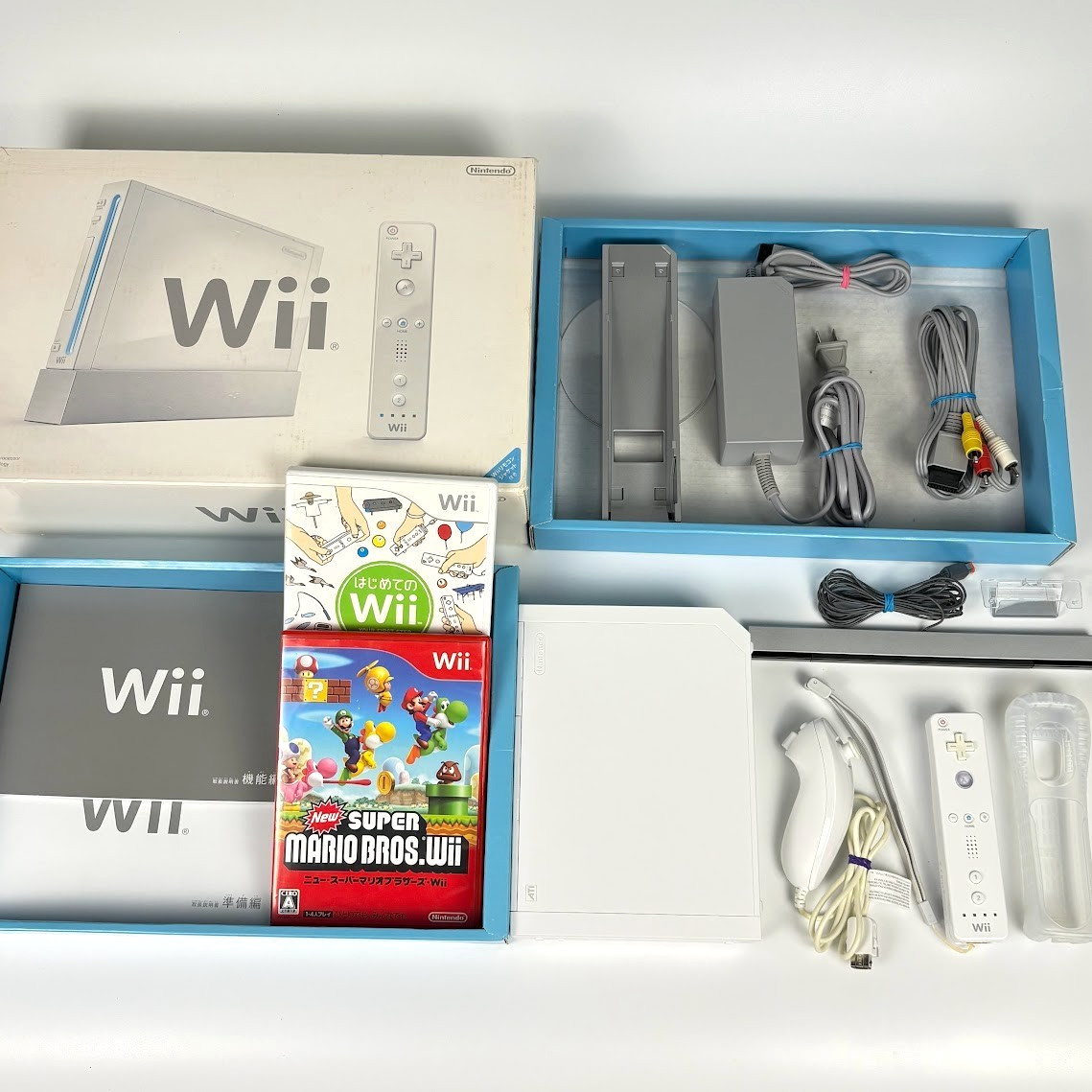 Nintendo Wii Japanese Version White Box Set Super Mario Bros Remote Nunchuk