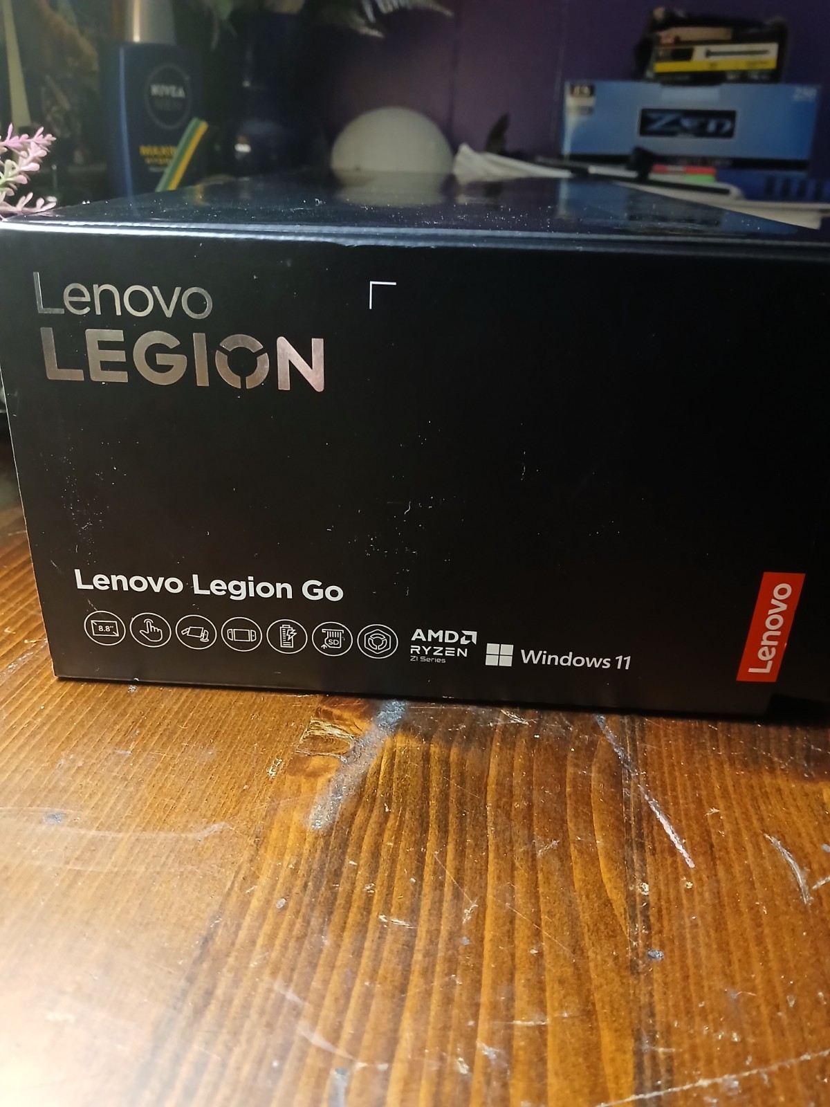 Lenovo Legion Go 8.8″ Gaming Handheld AMD Ryzen Z1 Extreme 16GB 1TB SSD Windows