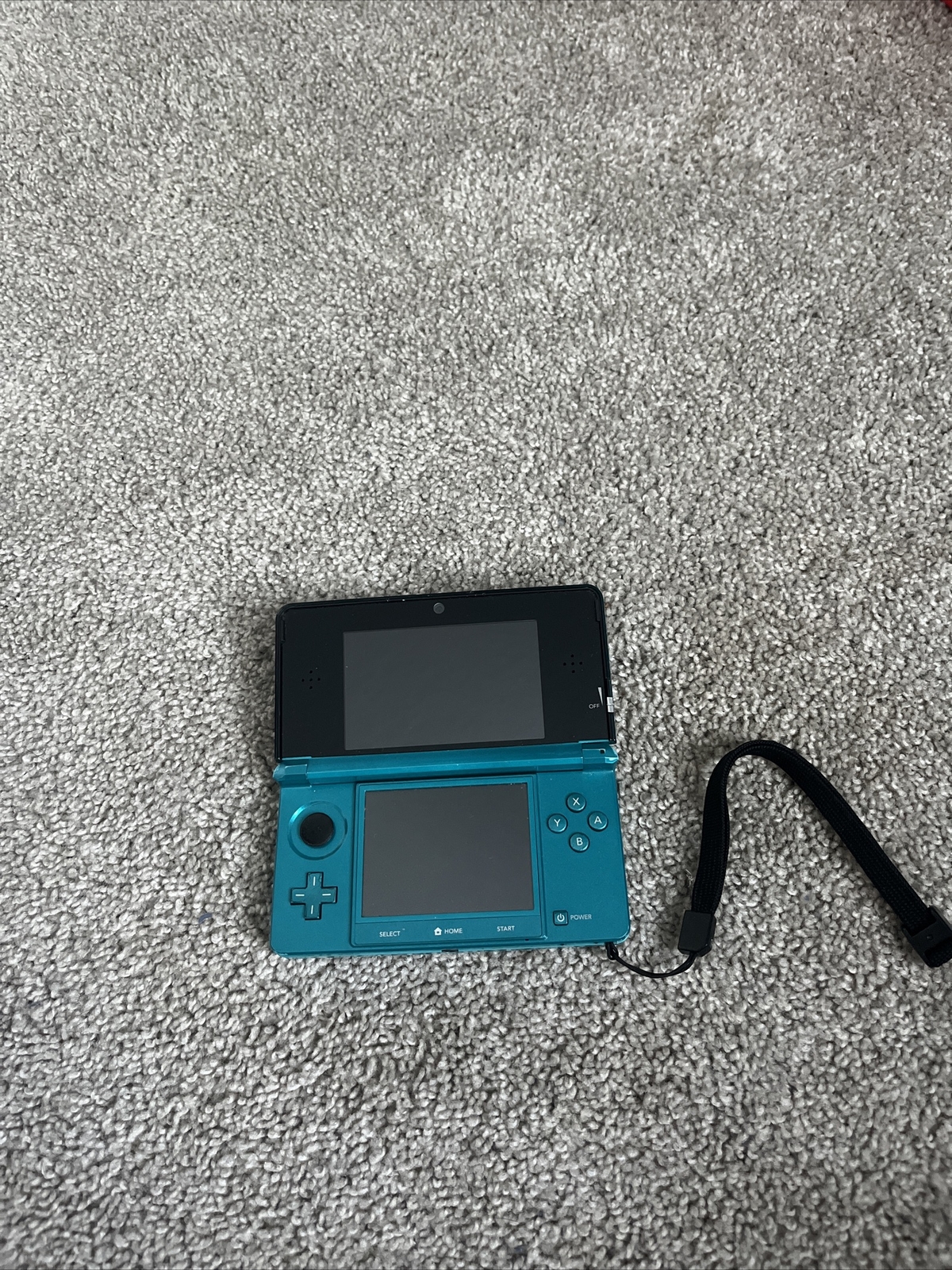 Nintendo 3DS Handheld System – Aqua Blue