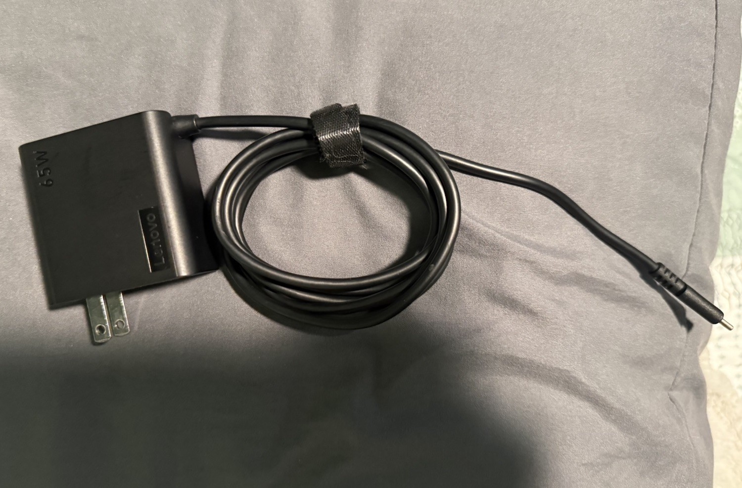 Lenovo Legion Go Handheld System 512GB 2560×1600 Wi-Fi USB-C w/65W Charger
