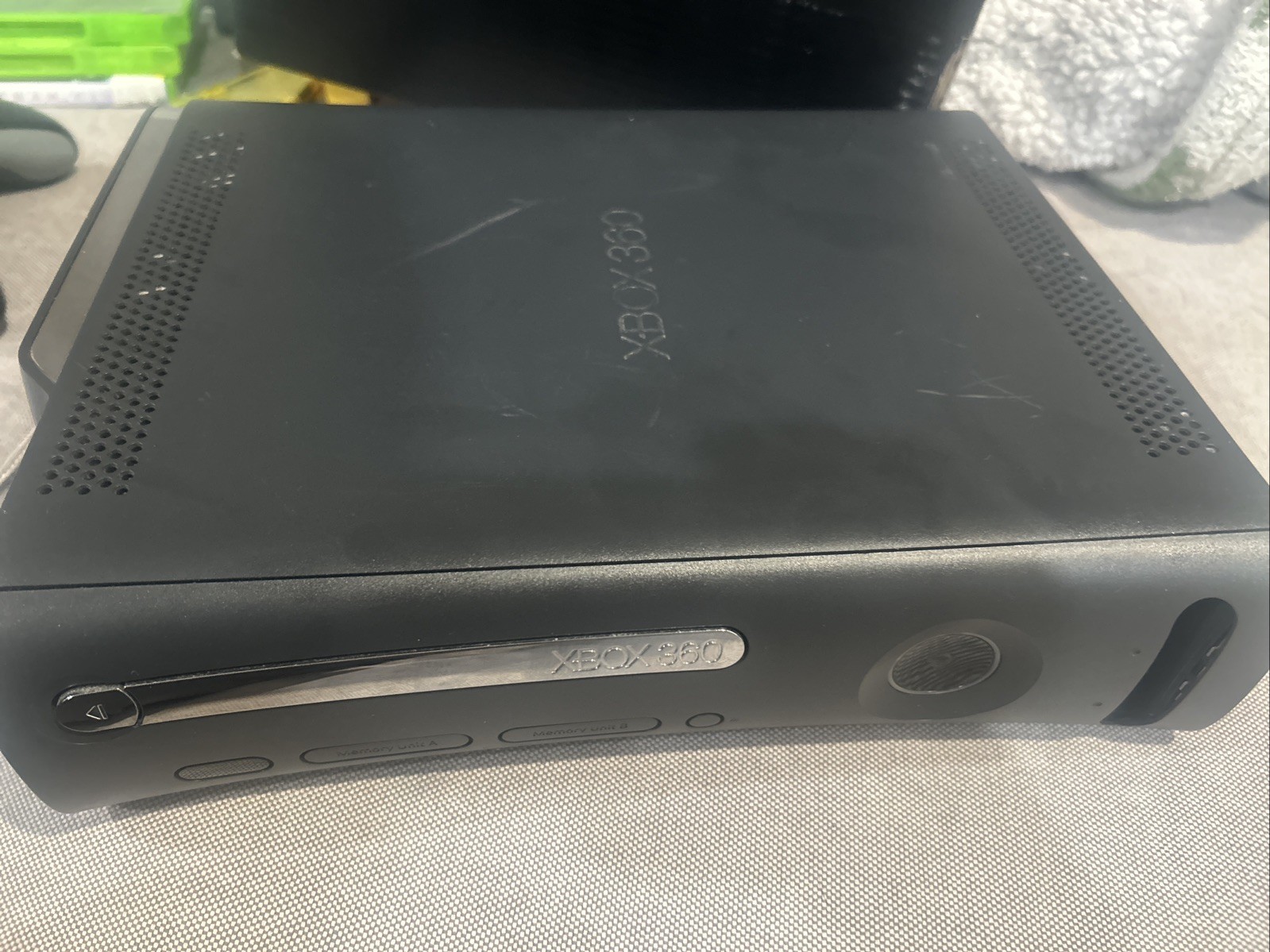 Microsoft Xbox 360 Elite 120GB Console – Black With Controller And games TESTED!