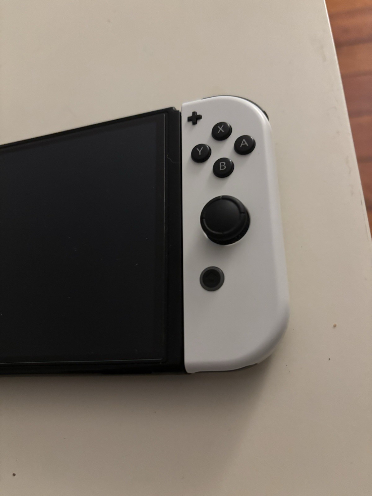 Nintendo Switch OLED Console White Joy-Con 64GB Wi-Fi USB-C + 2 Wired Pads