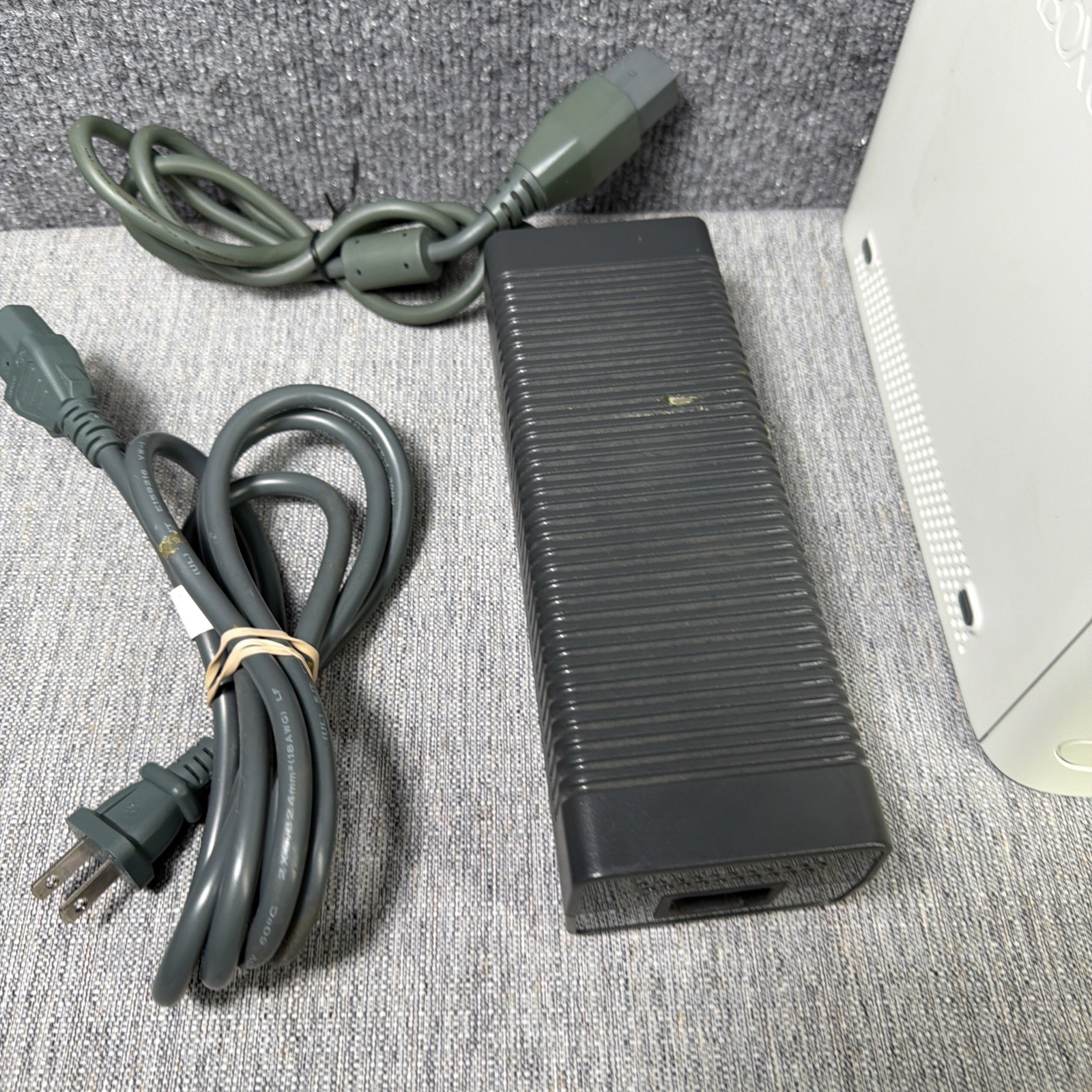 Microsoft Xbox 360 Pro 20GB Console Bundle HDMI Falcon 2007 w/ 2 Controllers