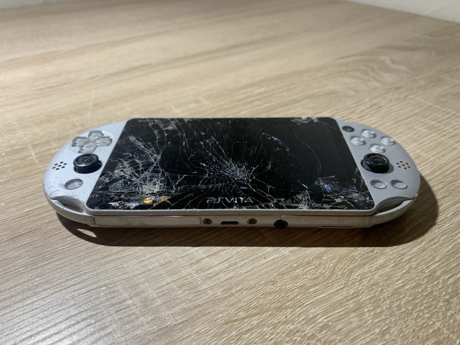 1721 Play Station PS Vita 2000 Silver For Parts