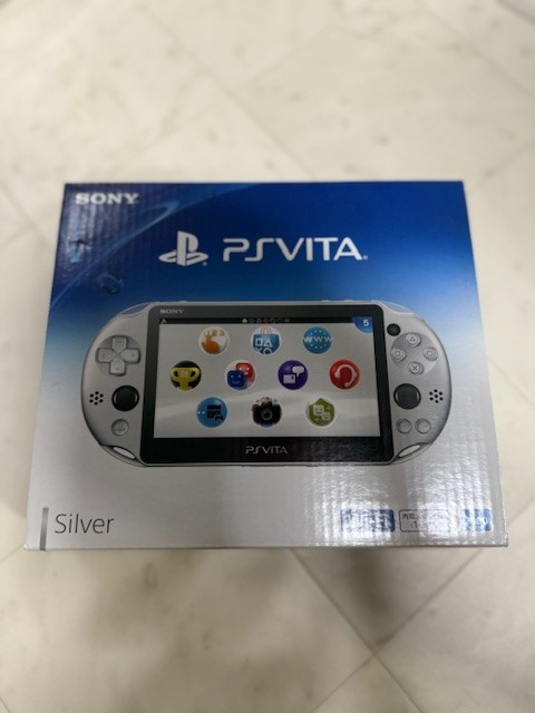 PSVita 2000 silver From Japan New Rare ! (pch-2000) jan 4948872414326