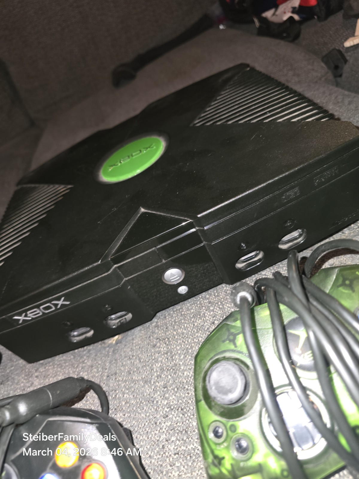Original Microsoft Xbox Console & 2 Controllers Only Parts/Repair Not Working!