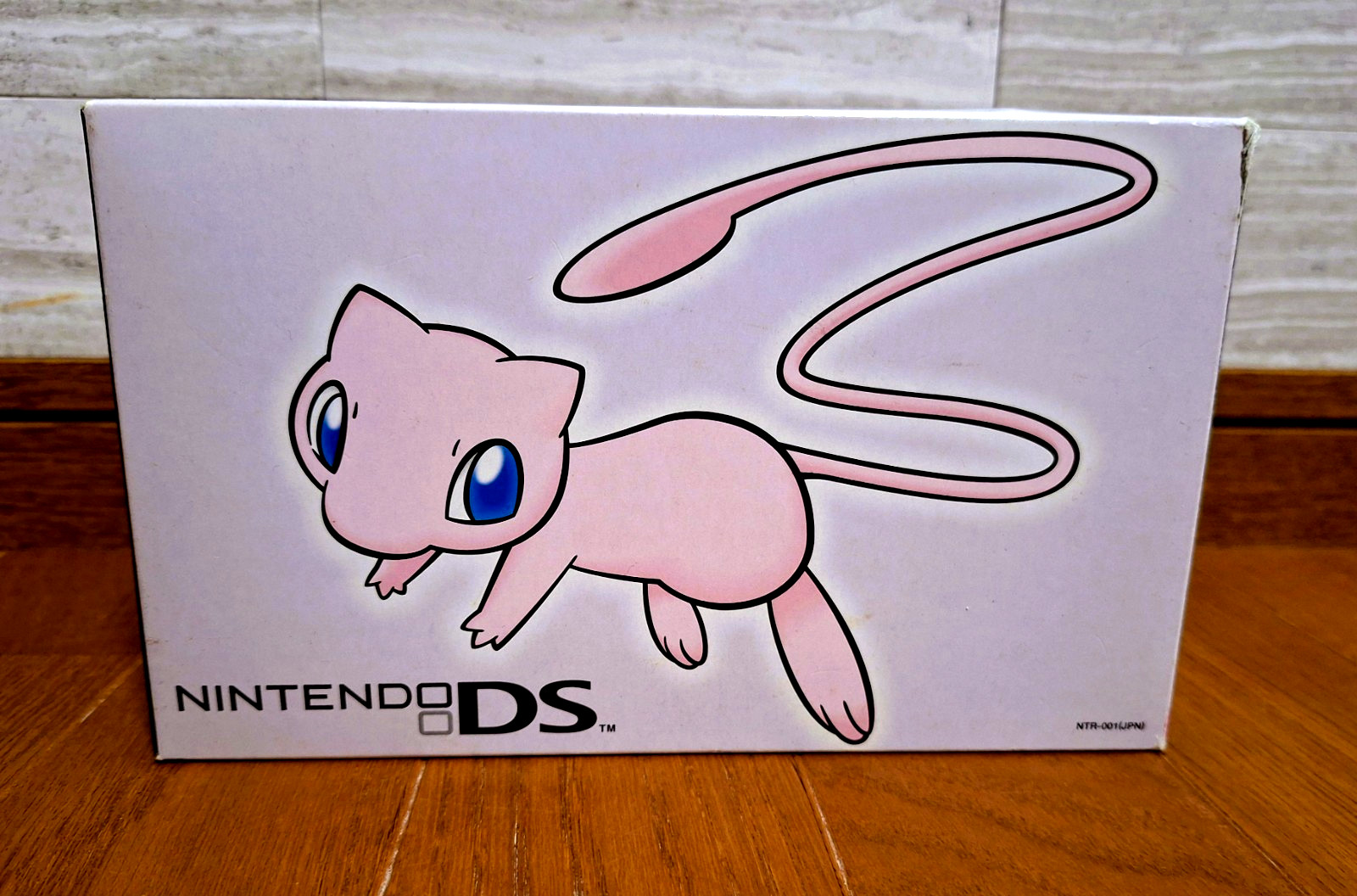 Nintendo DS Mew Limited Edition Pokemon Center Console *BEAUTIFUL BOX* 3