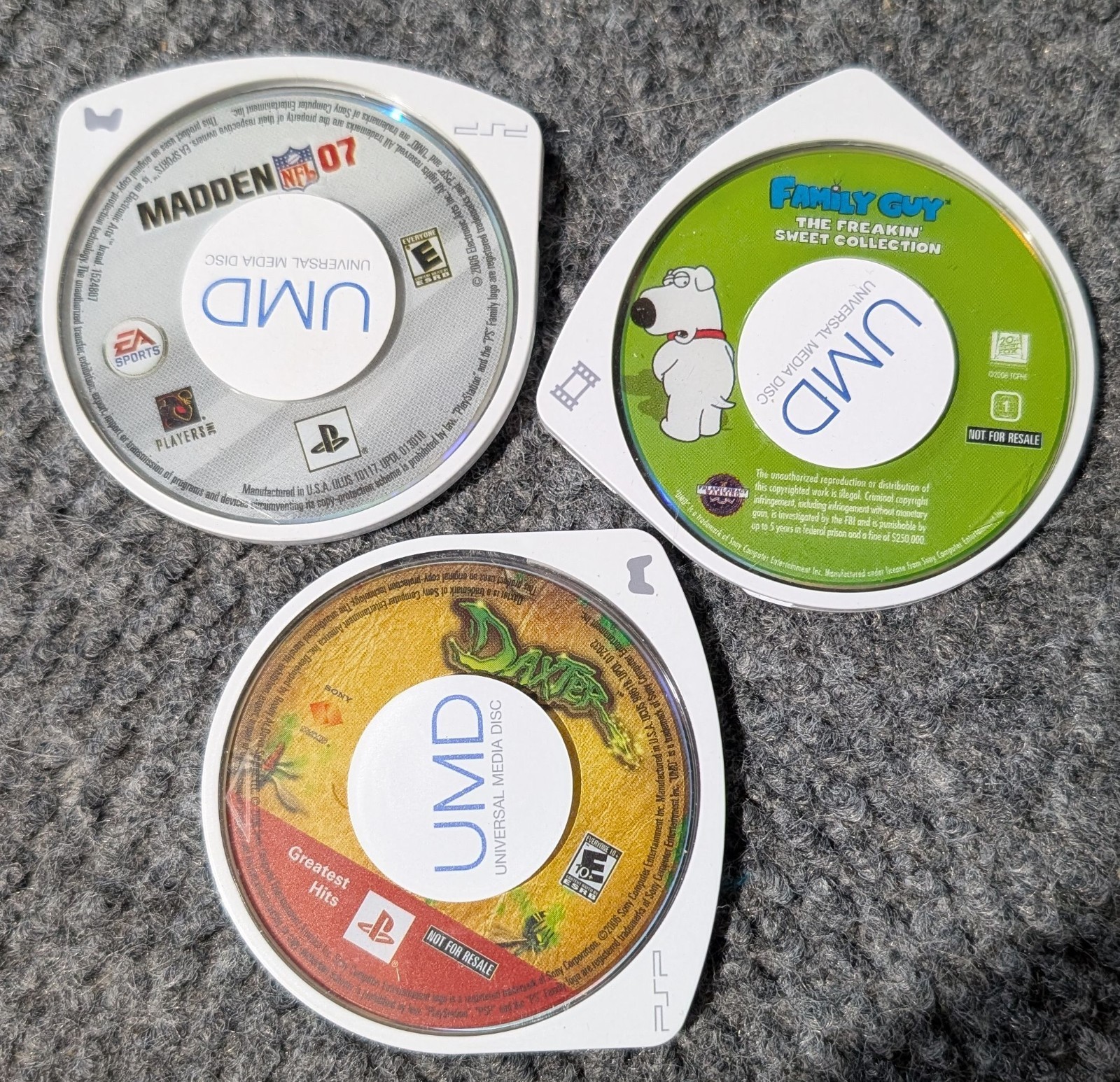 Sony PSP-2001 Silver Daxter Bundle w/ Charger, Battery, Case & UMD Games