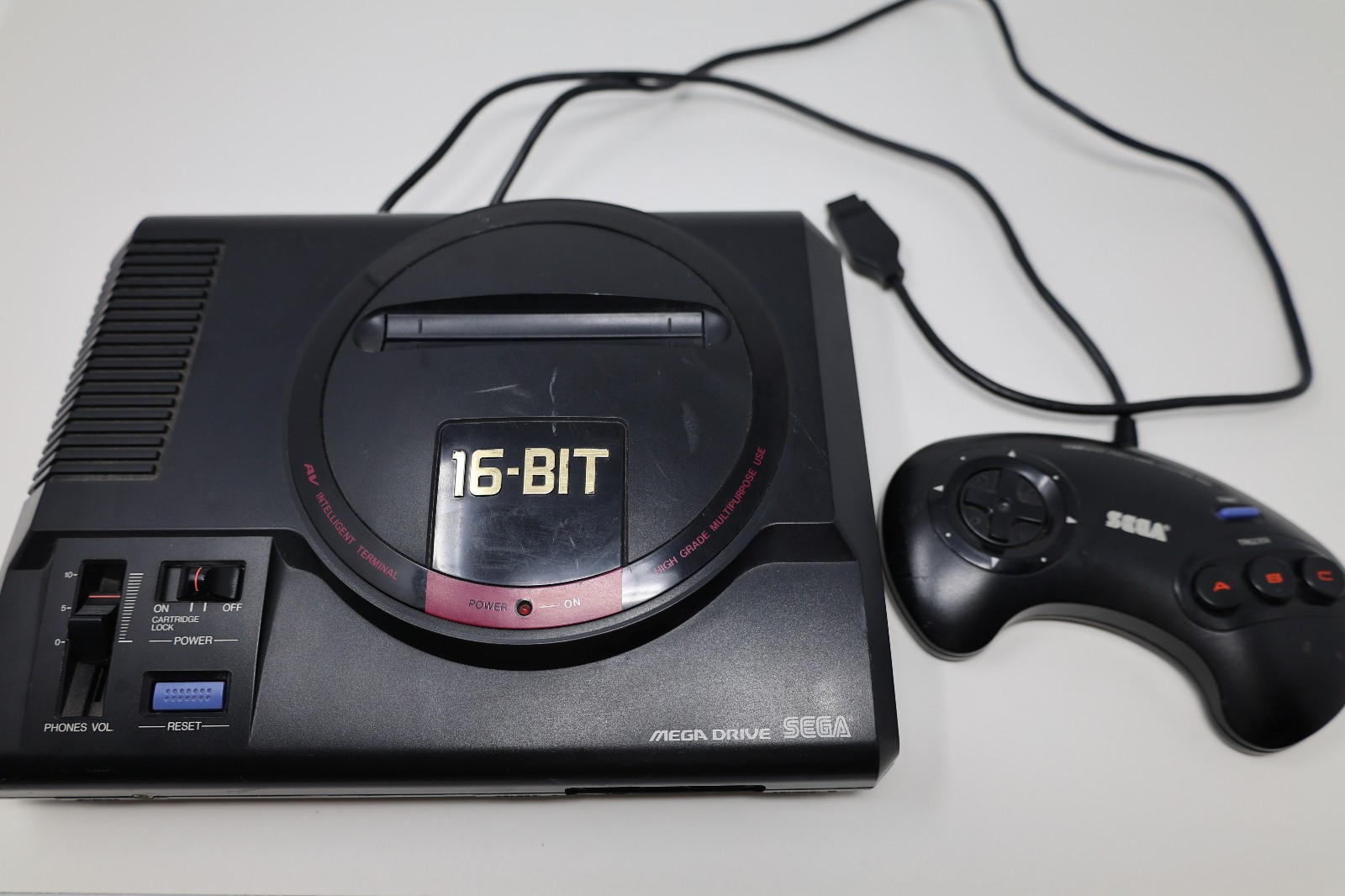 SEGA Mega Drive Console HAA-2510 Japan *US Seller* *works*