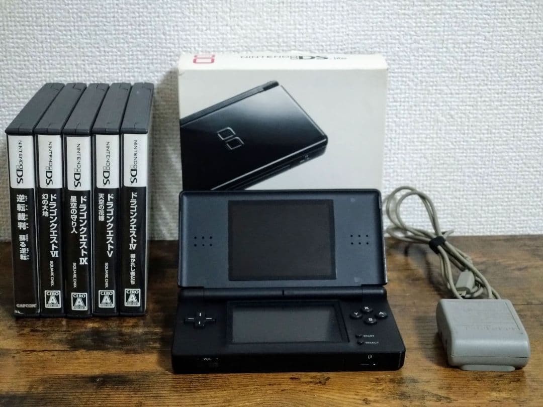 DS Lite Body Dragon Quest Sky Series 3 Items Dragon Quest 9 Ace Attorney Softwar